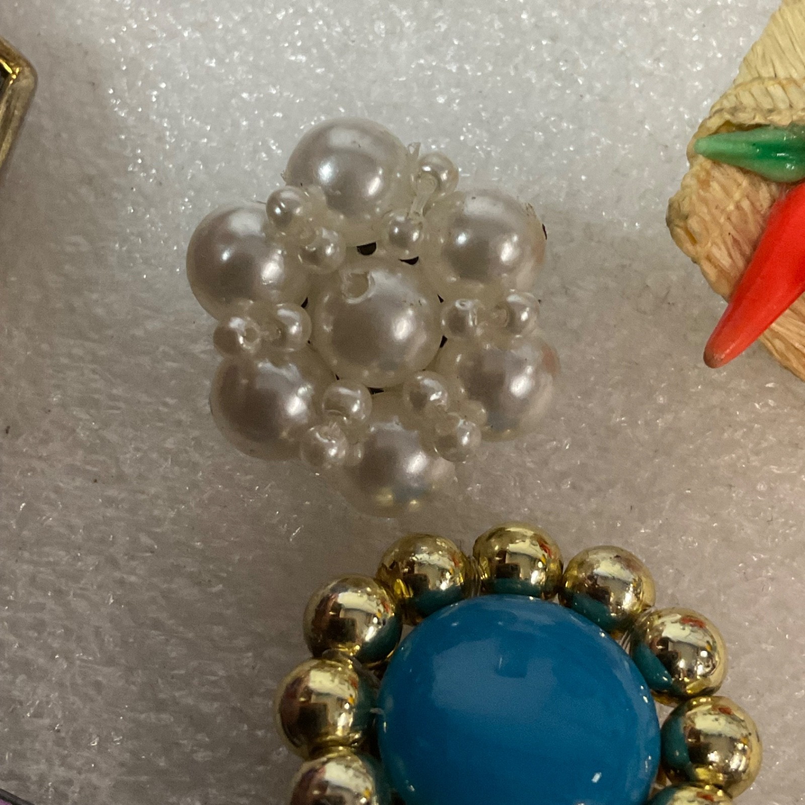 Lot Vintage Single Clip On Earrings Mismatched Costume Jewelry Fun Retro - Image 6