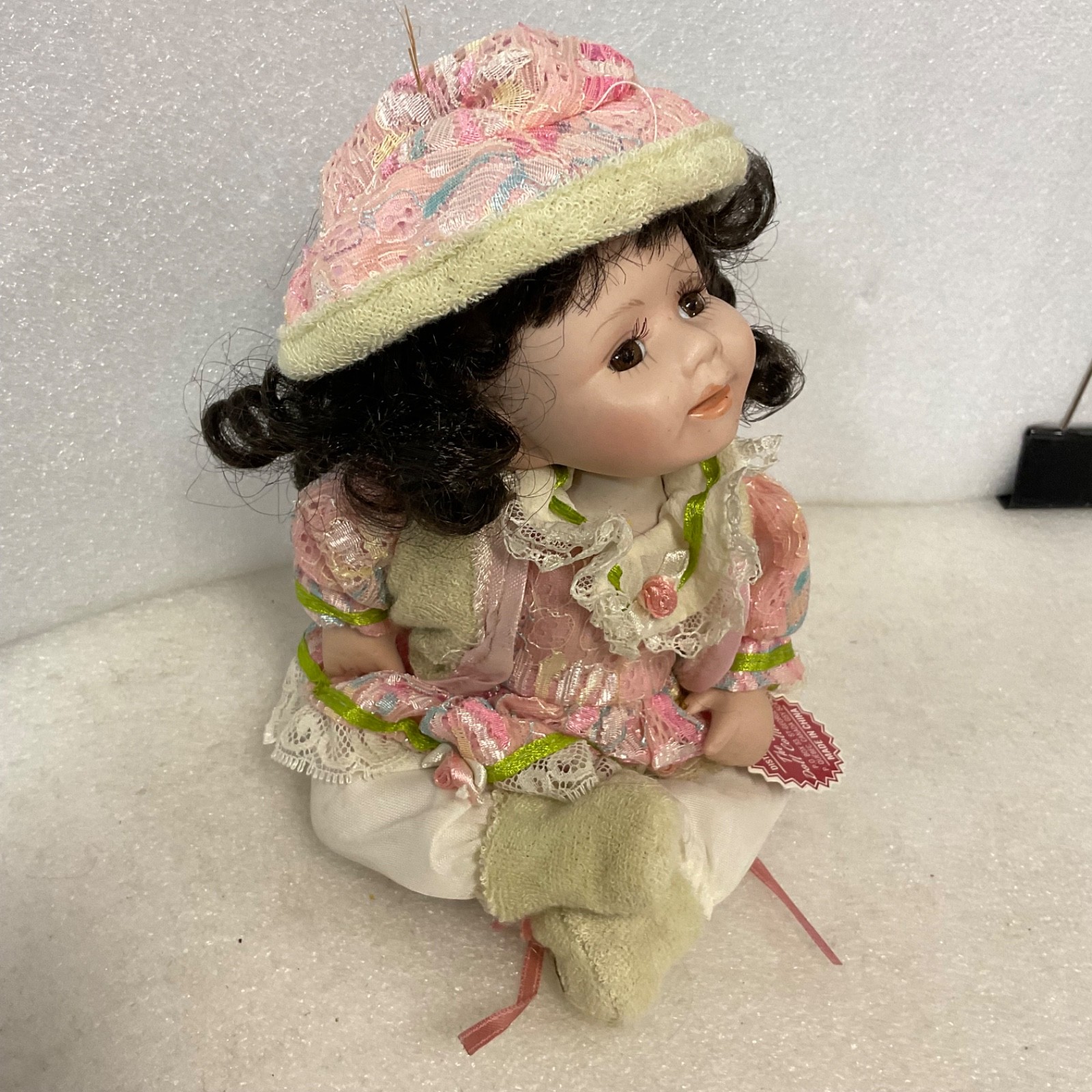 Sara Verdi 2006 Sara Doll Collection Pink Outfit Black Hair Tag - Image 4