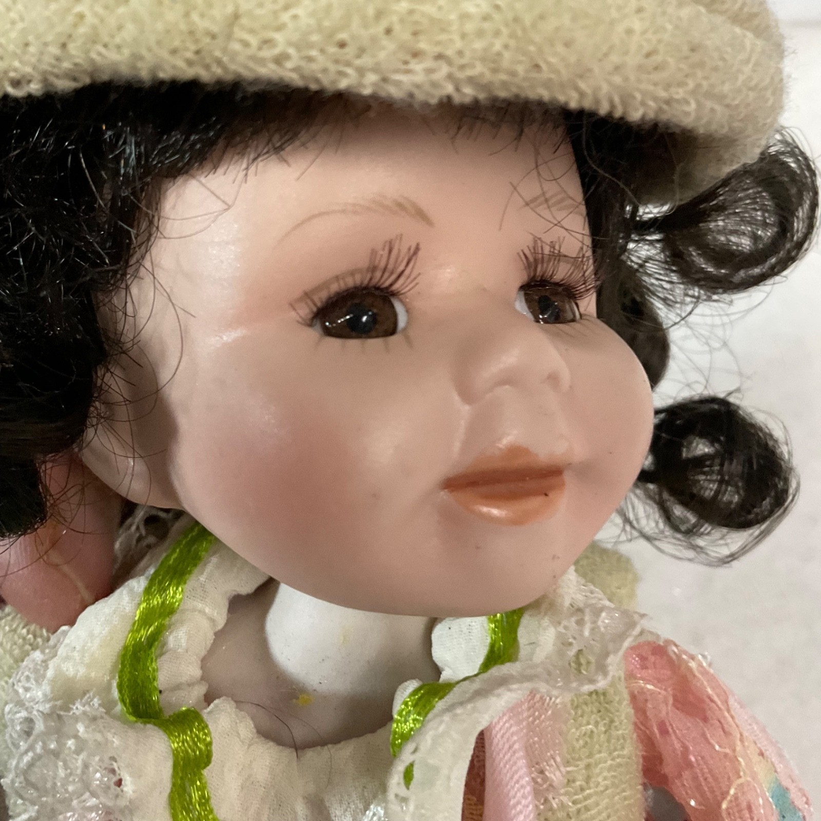 Sara Verdi 2006 Sara Doll Collection Pink Outfit Black Hair Tag - Image 11