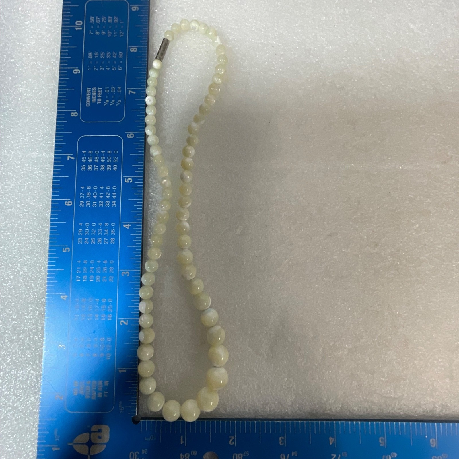 18" Polished Cream Stone Bead Necklace Barrel Clasp Vintage Jewelry 33.9g - Image 7