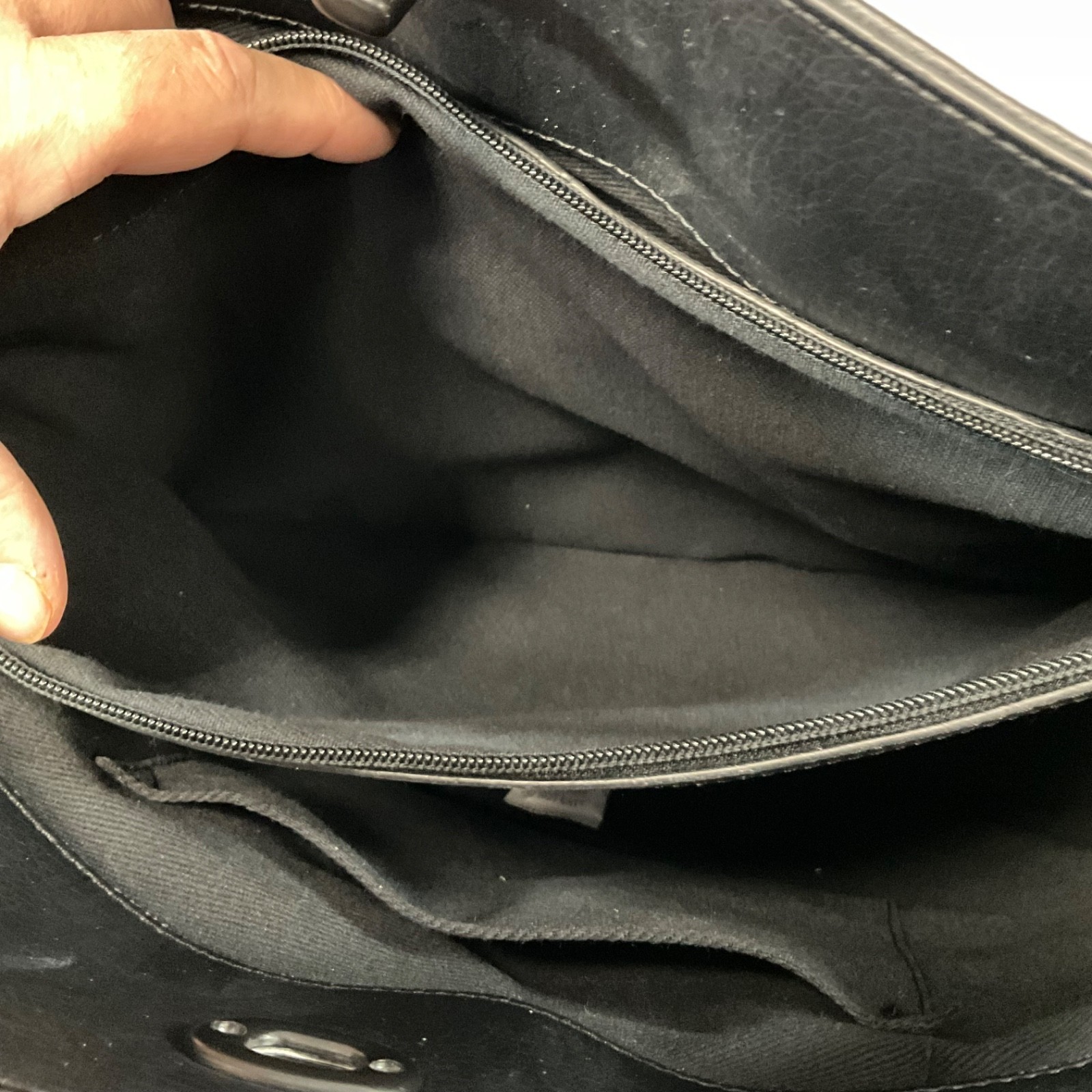 Loungefly Black Embossed Skull Handbag Tote Purse With Dust Cover - Image 13