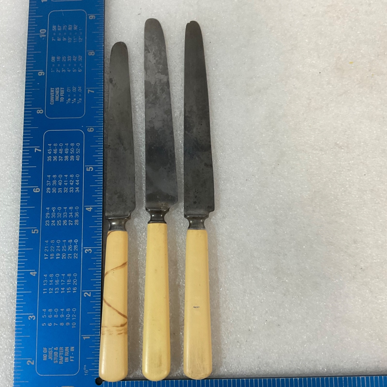 3pc Cream Handle Dinner Knives Flatware Lot 8in Worn Blades - Image 7