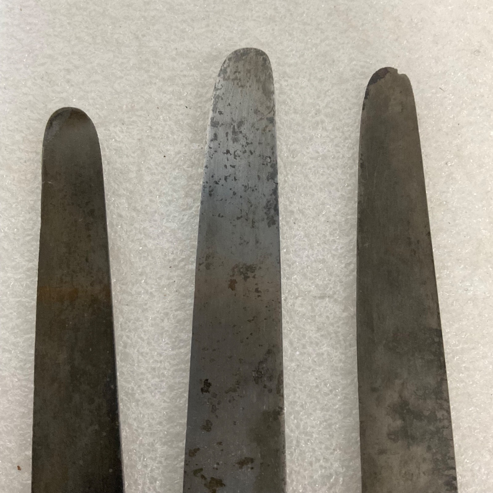 3pc Cream Handle Dinner Knives Flatware Lot 8in Worn Blades - Image 10