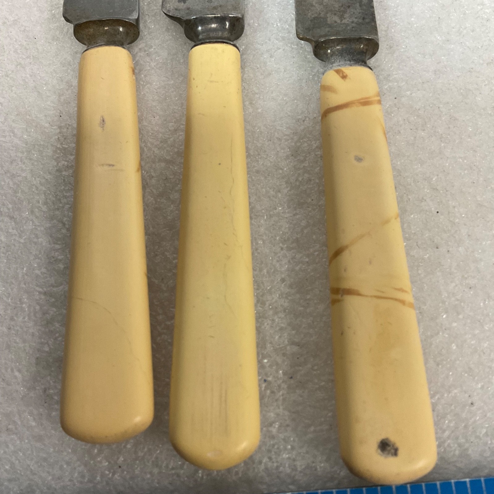 3pc Cream Handle Dinner Knives Flatware Lot 8in Worn Blades - Image 12