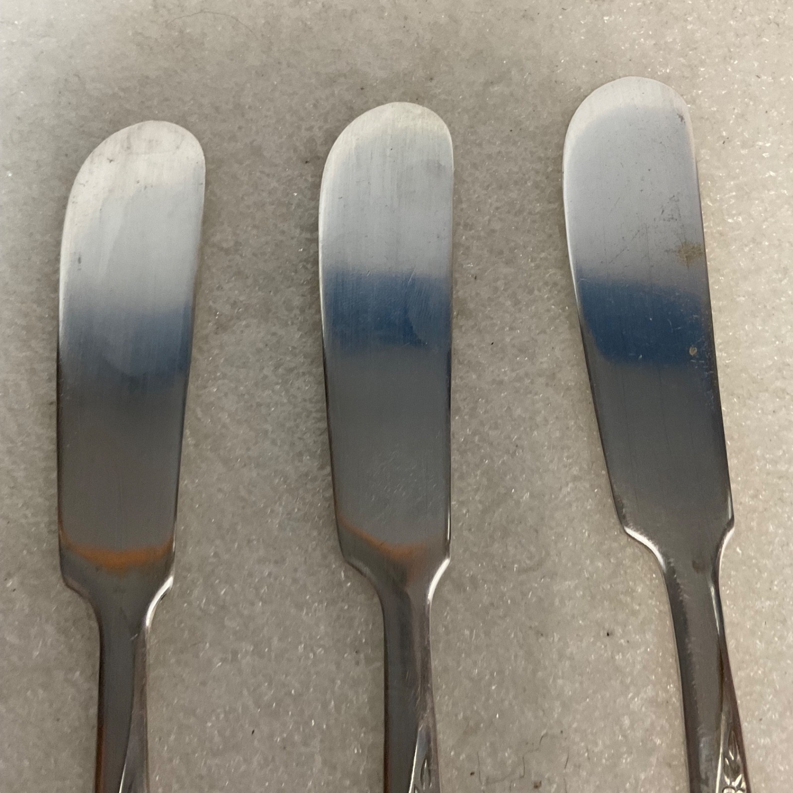 Revelation Silver Plate Butter Spreaders 3pc Floral Handle 5.25in - Image 2