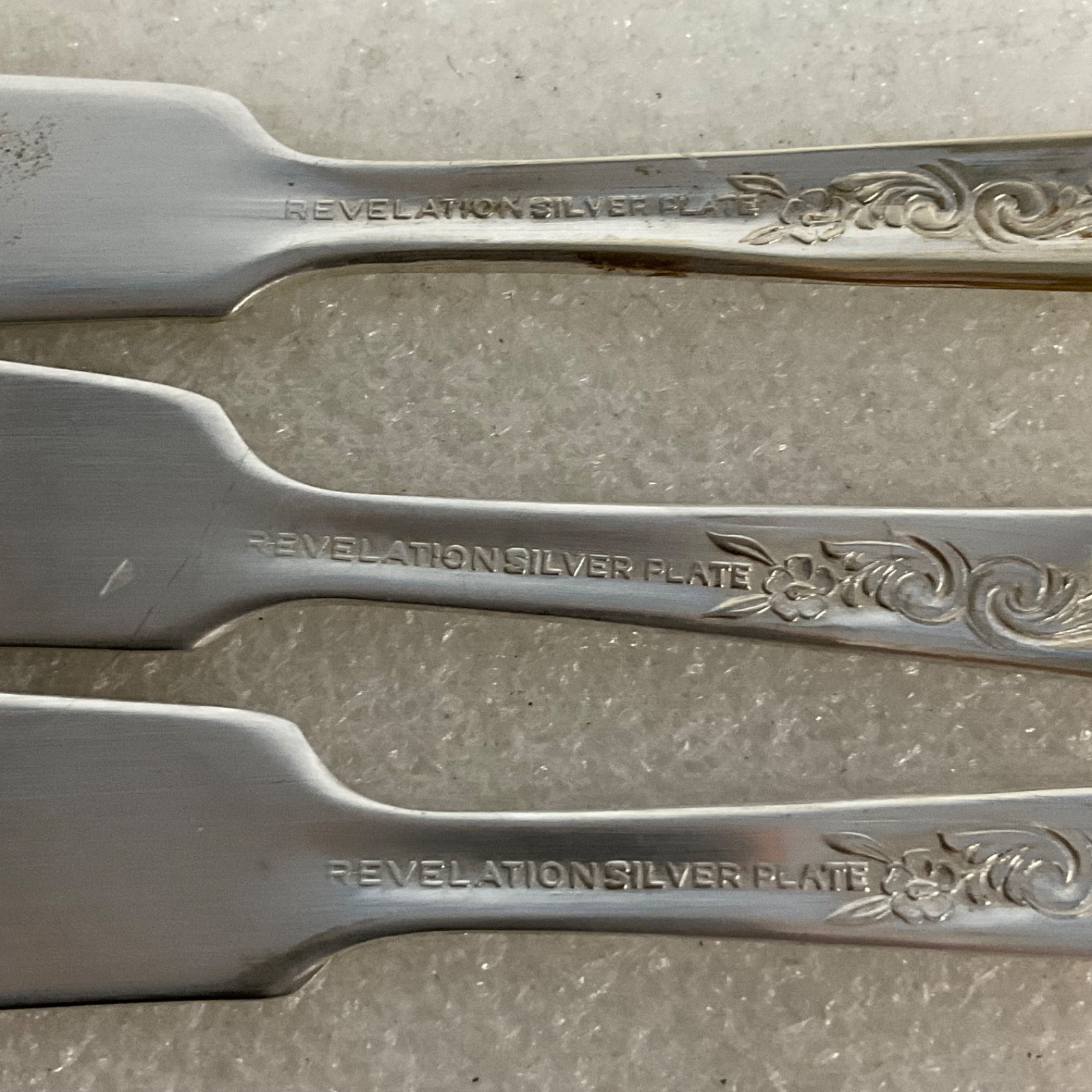 Revelation Silver Plate Butter Spreaders 3pc Floral Handle 5.25in - Image 7
