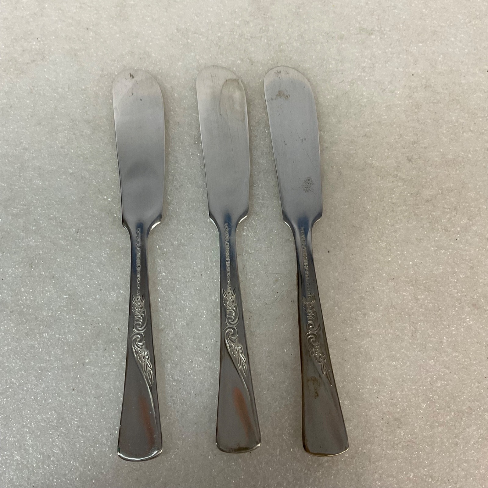 Revelation Silver Plate Butter Spreaders 3pc Floral Handle 5.25in - Image 4