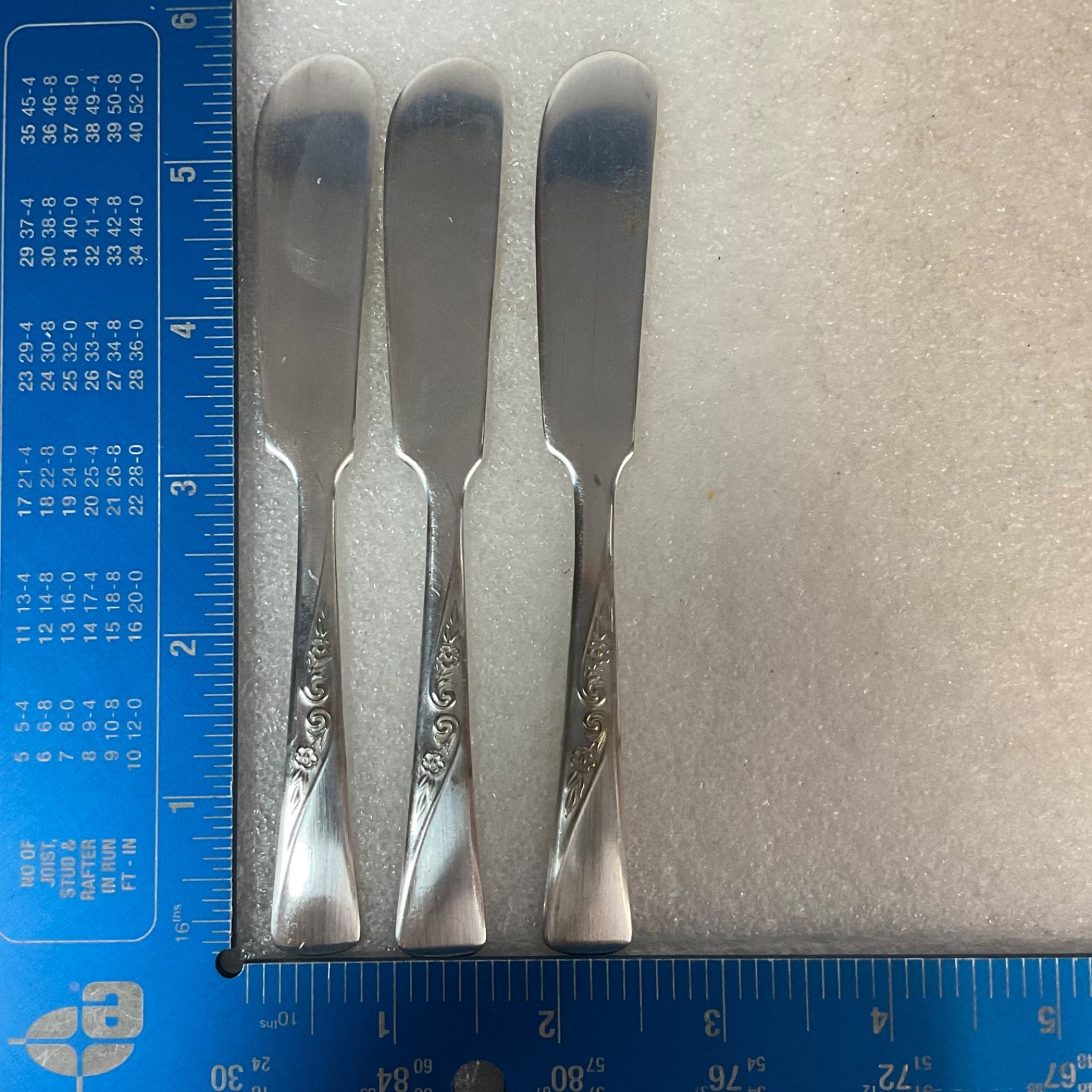 Revelation Silver Plate Butter Spreaders 3pc Floral Handle 5.25in - Image 10