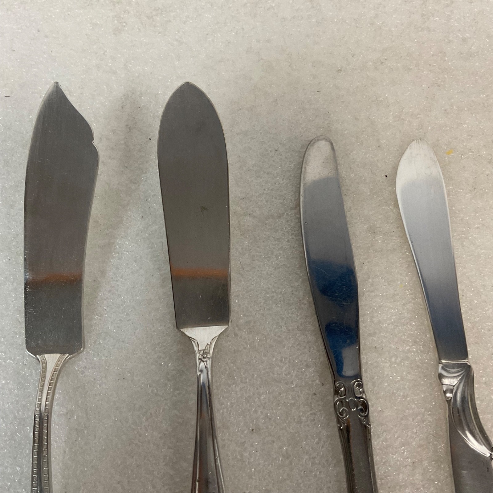 Mixed Butter Spreader Knife Lot 4pc Rogers Gorham Silver Tone 6in - Image 2