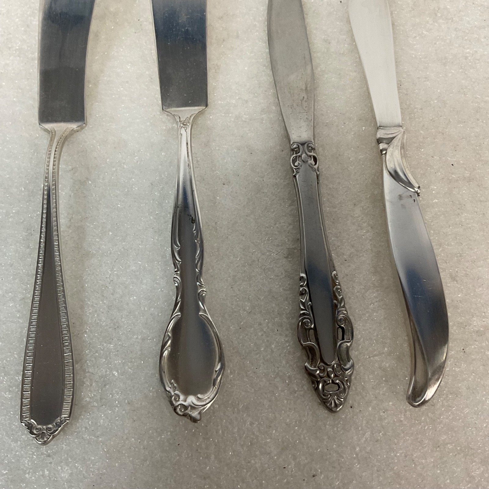 Mixed Butter Spreader Knife Lot 4pc Rogers Gorham Silver Tone 6in - Image 3
