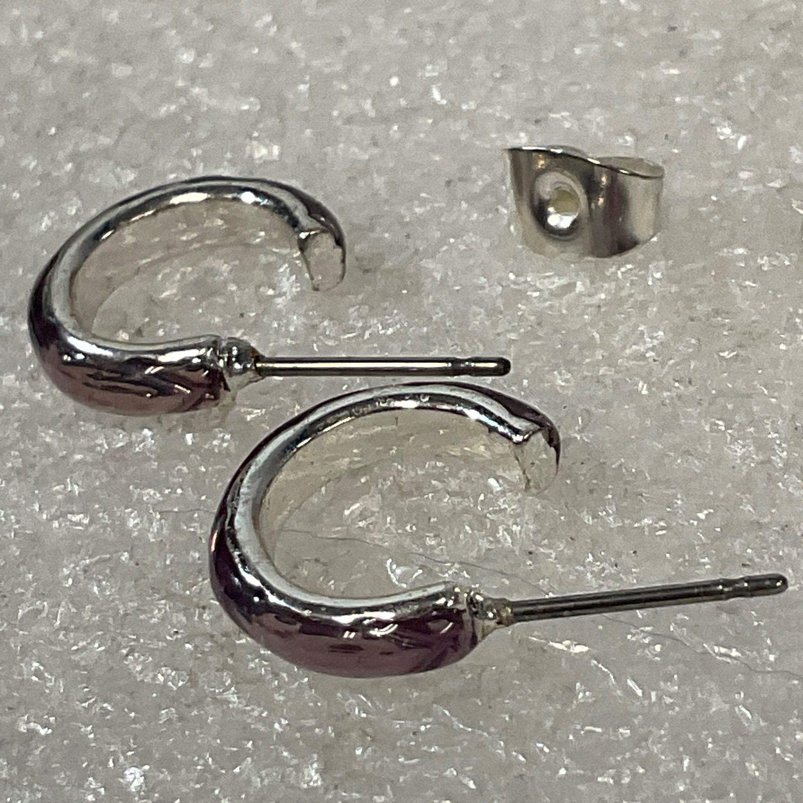 Small Silver Tone Hoop Stud Earrings 0.5in Purple Polished Minimalist Jewelry - Image 5