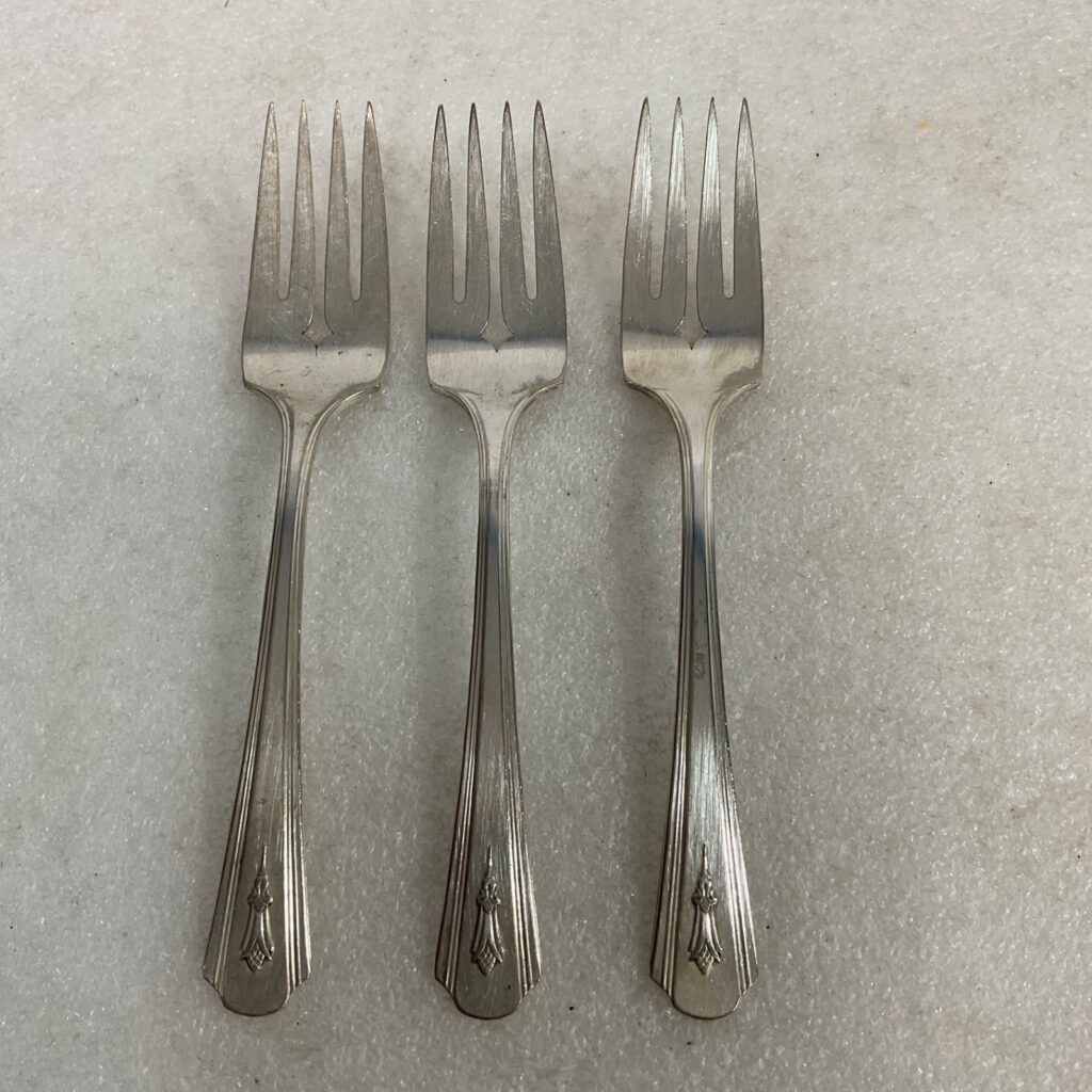 Peerless Silver Plate Salad Forks 3pc Floral Handle Flatware Lot 6in - Image 1