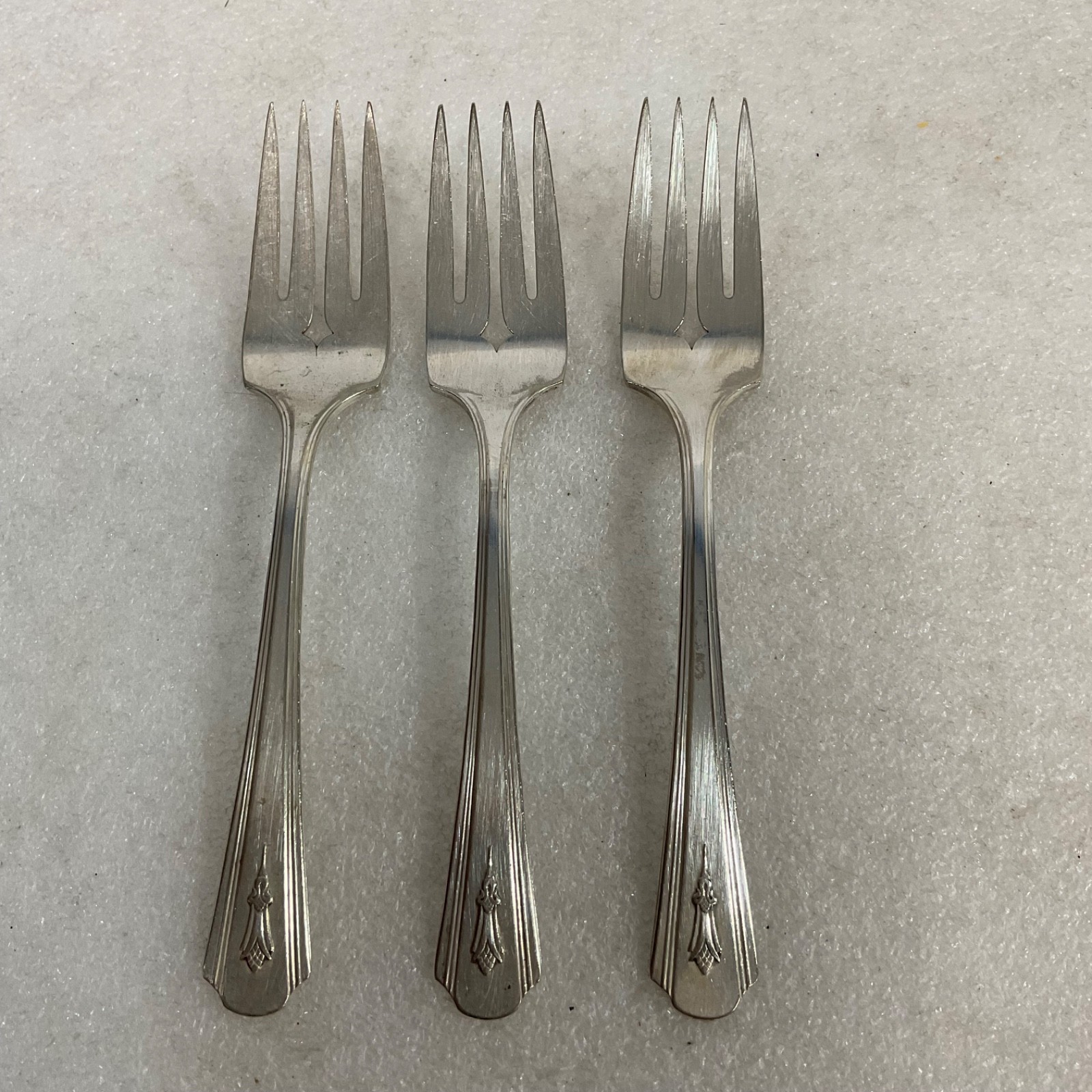 Peerless Silver Plate Salad Forks 3pc Floral Handle Flatware Lot 6in - Image 1