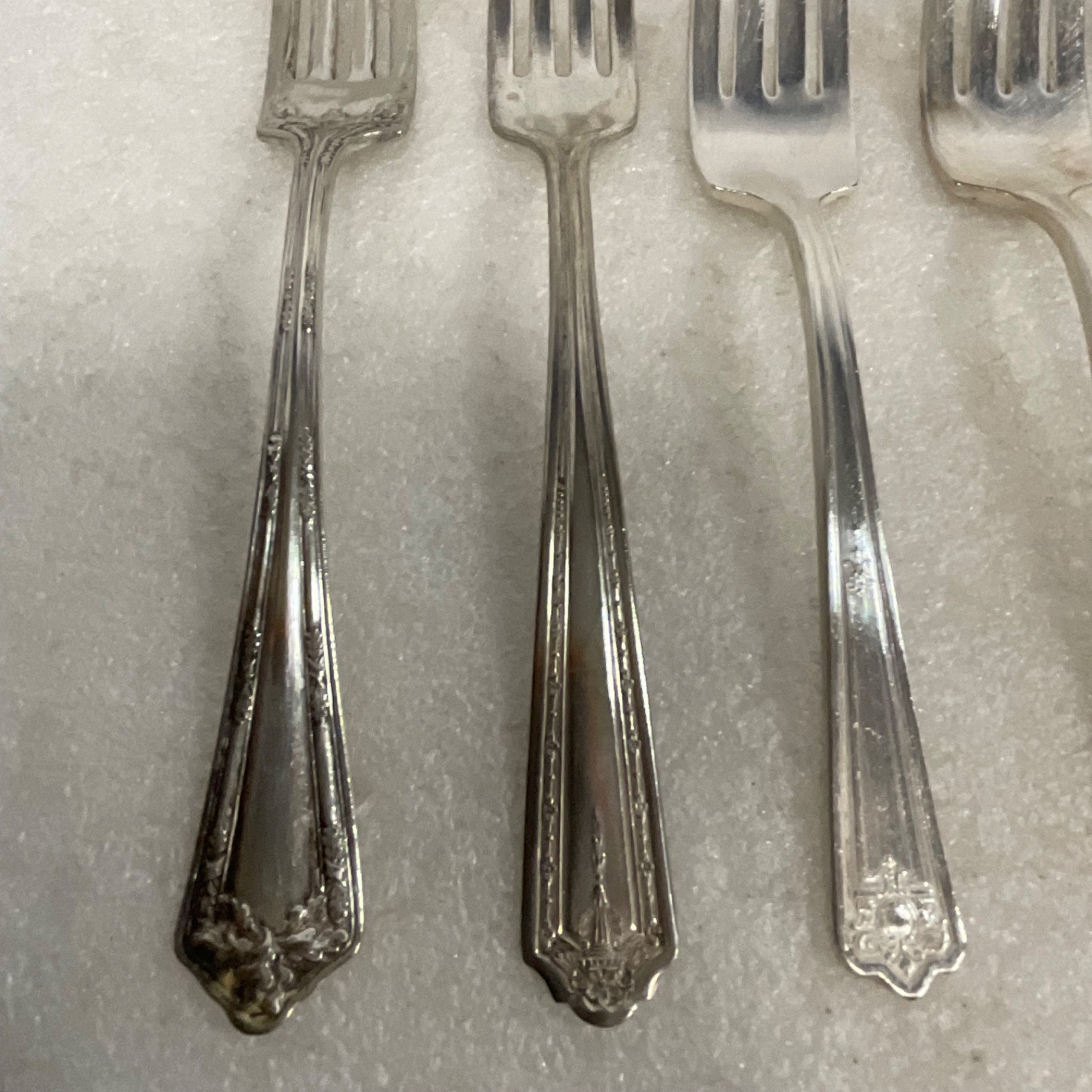 Mixed Rogers Bros Majestic Silver Plate Fork Lot 6pc Floral Flatware - Image 5