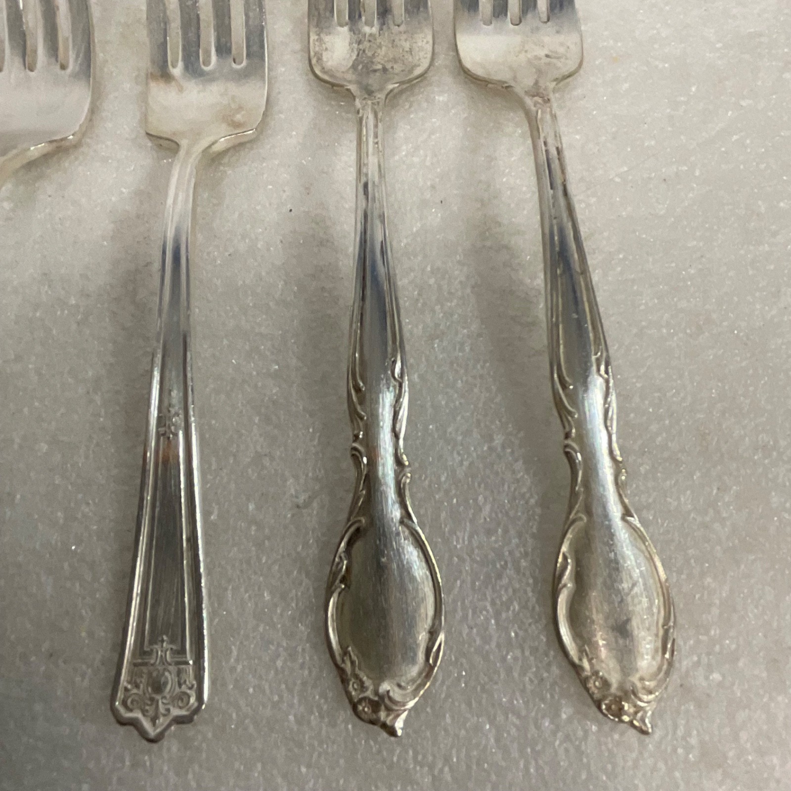 Mixed Rogers Bros Majestic Silver Plate Fork Lot 6pc Floral Flatware - Image 4