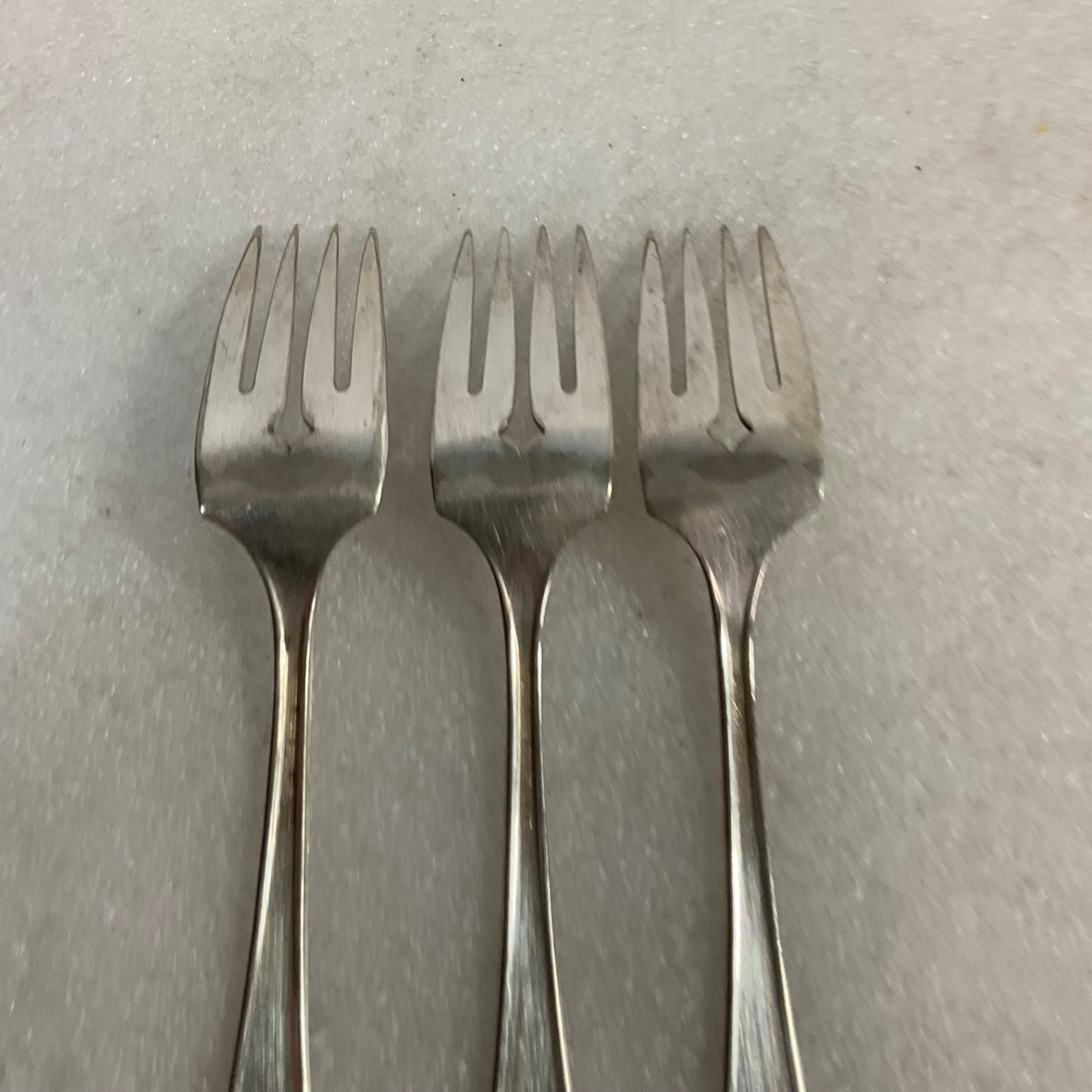 Peerless Silver Plate Salad Forks 3pc Floral Handle Flatware Lot 6in - Image 4