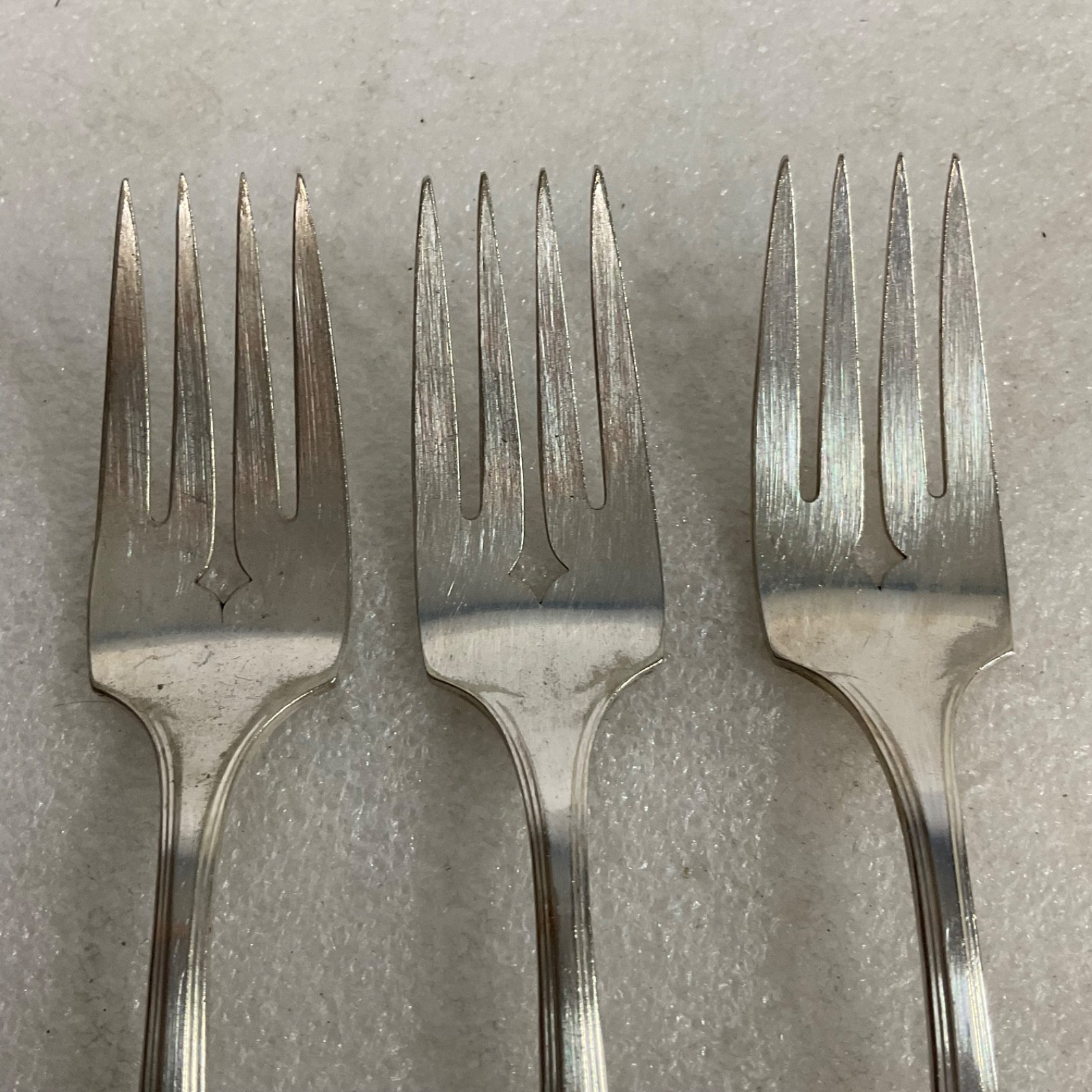 Peerless Silver Plate Salad Forks 3pc Floral Handle Flatware Lot 6in - Image 2