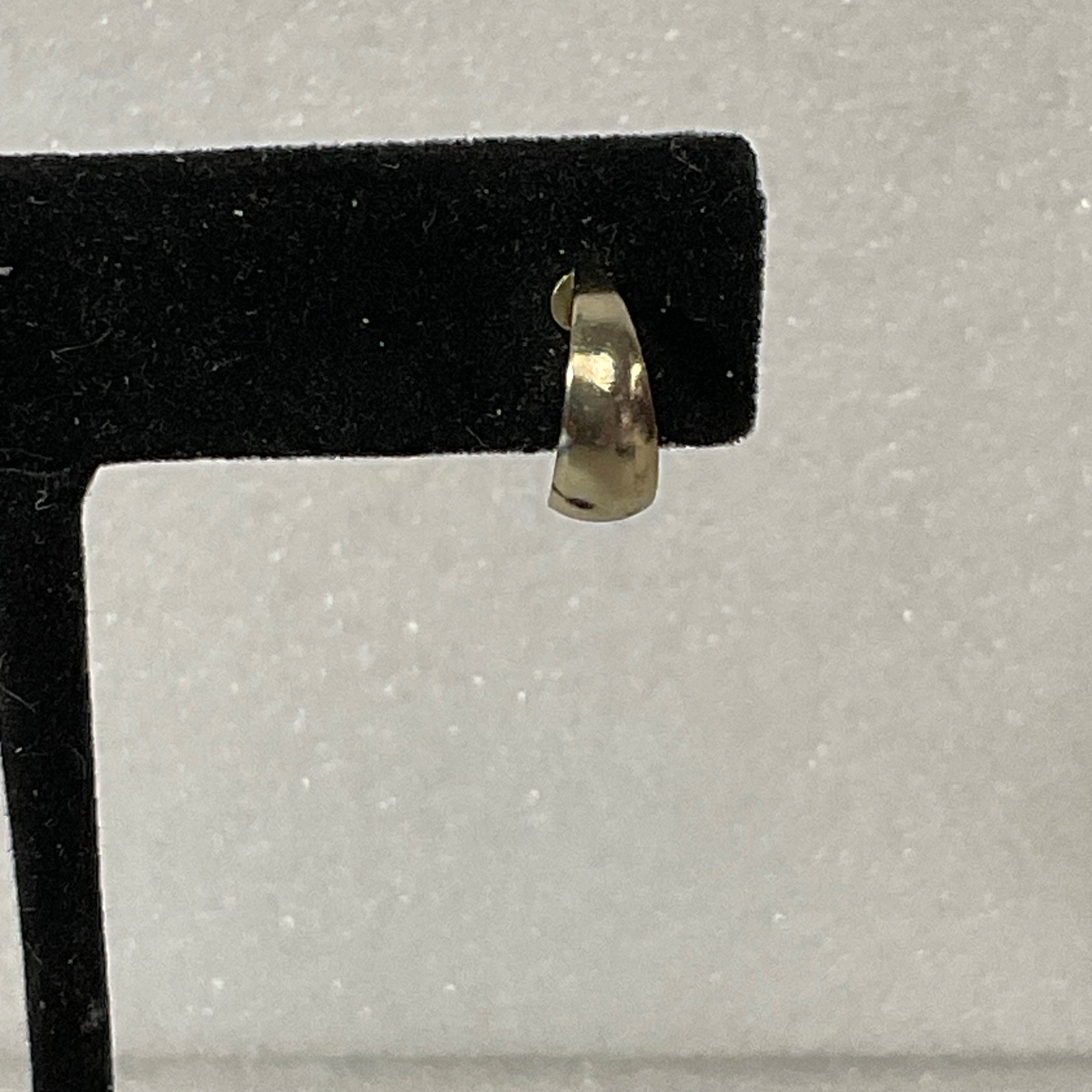 Vintage Silver Tone Mini Hoop Earrings 0.5in 0.94g Lightweight Classic Style - Image 3