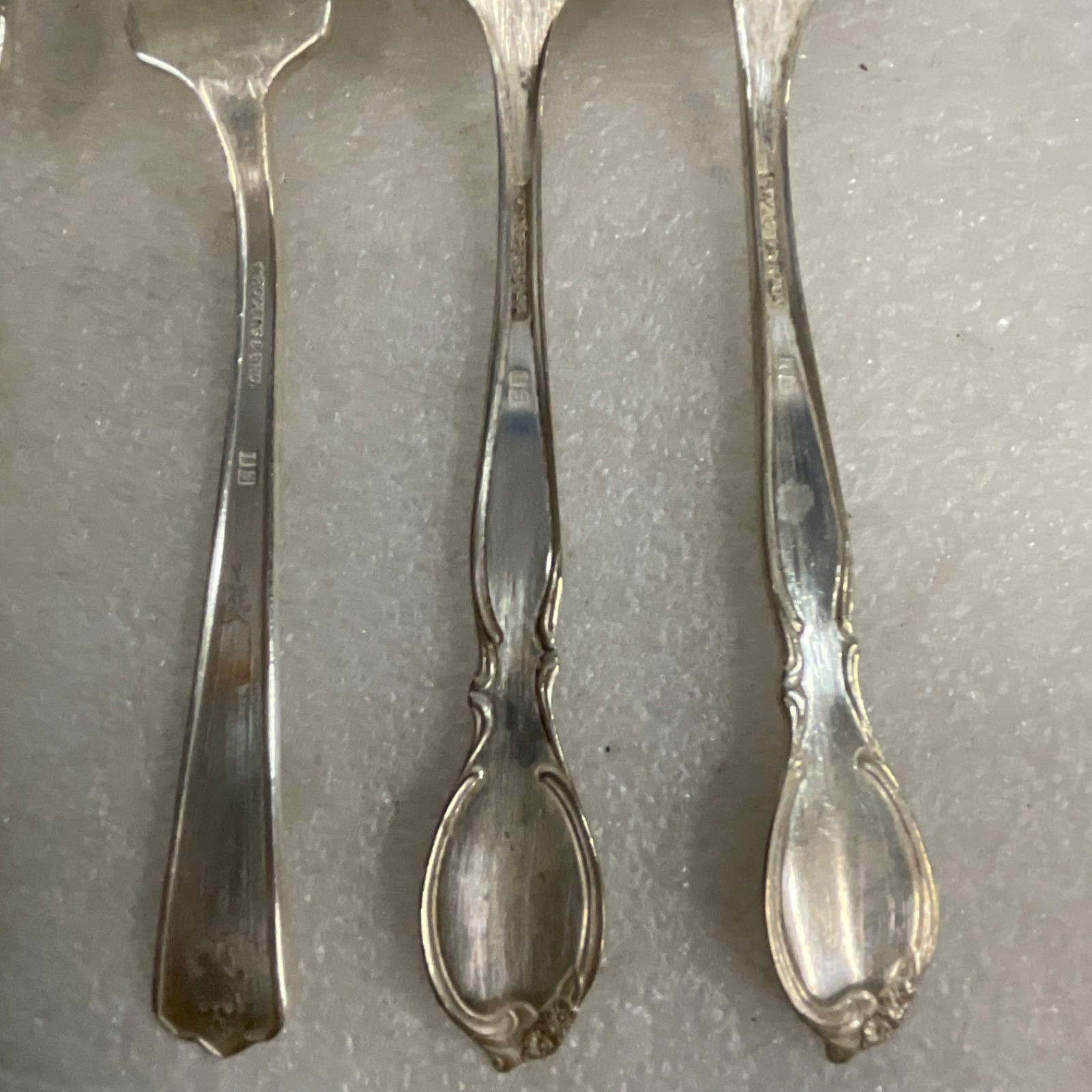 Mixed Rogers Bros Majestic Silver Plate Fork Lot 6pc Floral Flatware - Image 9