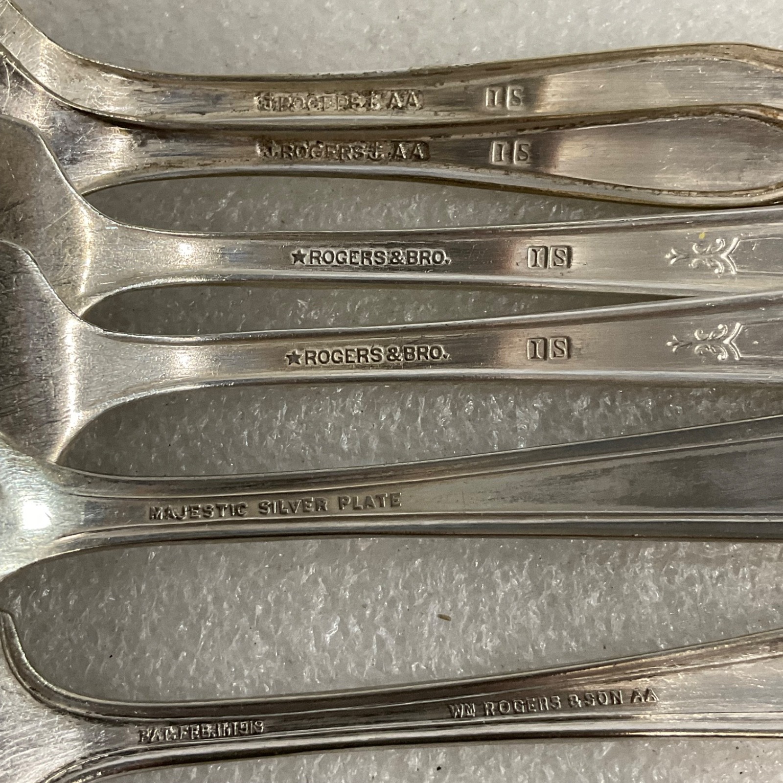 Mixed Rogers Bros Majestic Silver Plate Fork Lot 6pc Floral Flatware - Image 12