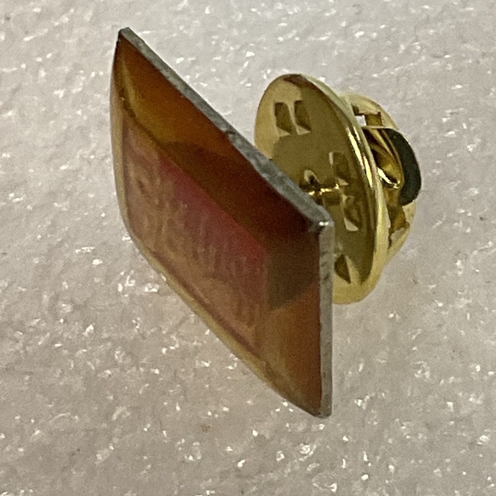 Vintage Schlitz Enamel Metal Pin Red & Gold Toned GnuCollectibles - Image 5