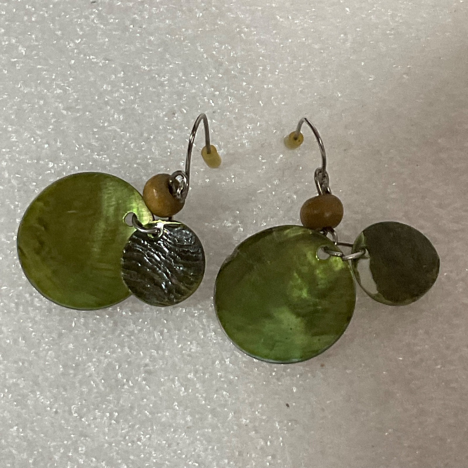 Green Shell Disc Dangle Drop Earrings Boho Beaded Lightweight Pierced Jewelry - Image 10