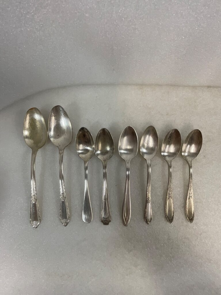 Mixed Silver Plate Spoon Lot 8pc Wm Rogers 1847 Niagara Carlton 5-6in - Image 1