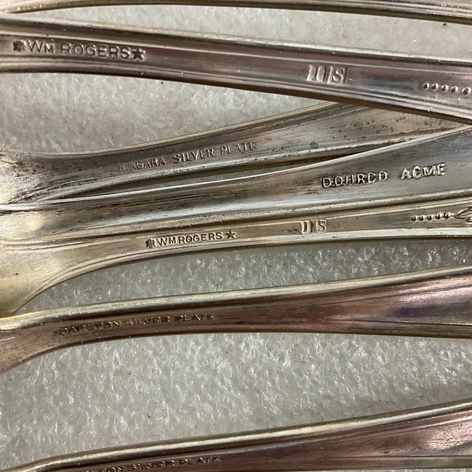 Mixed Silver Plate Spoon Lot 8pc Wm Rogers 1847 Niagara Carlton 5-6in - Image 10