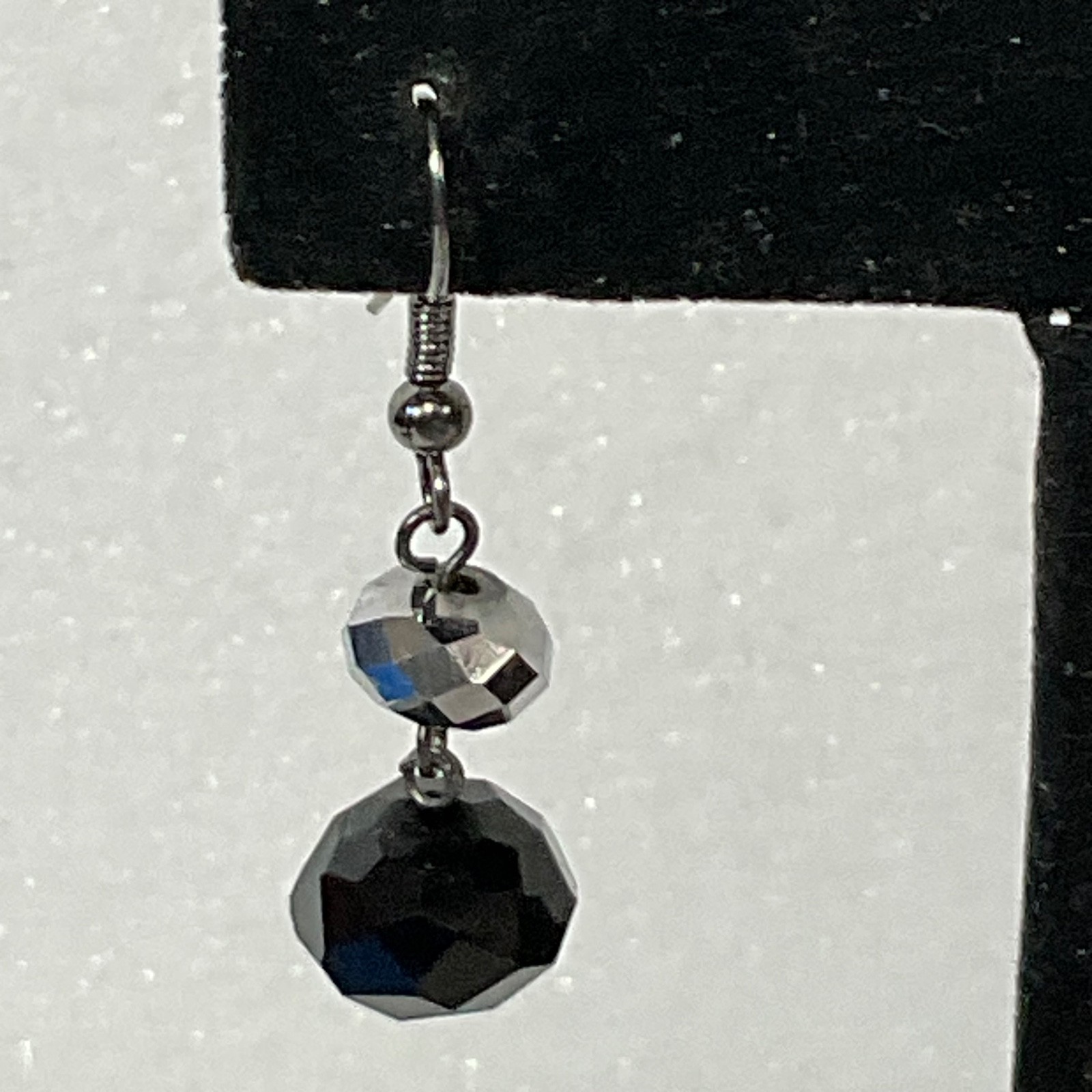 1.25in Black & Silver Faceted Bead Dangle Earrings 4.09g Elegant Drop Jewelry - Image 2