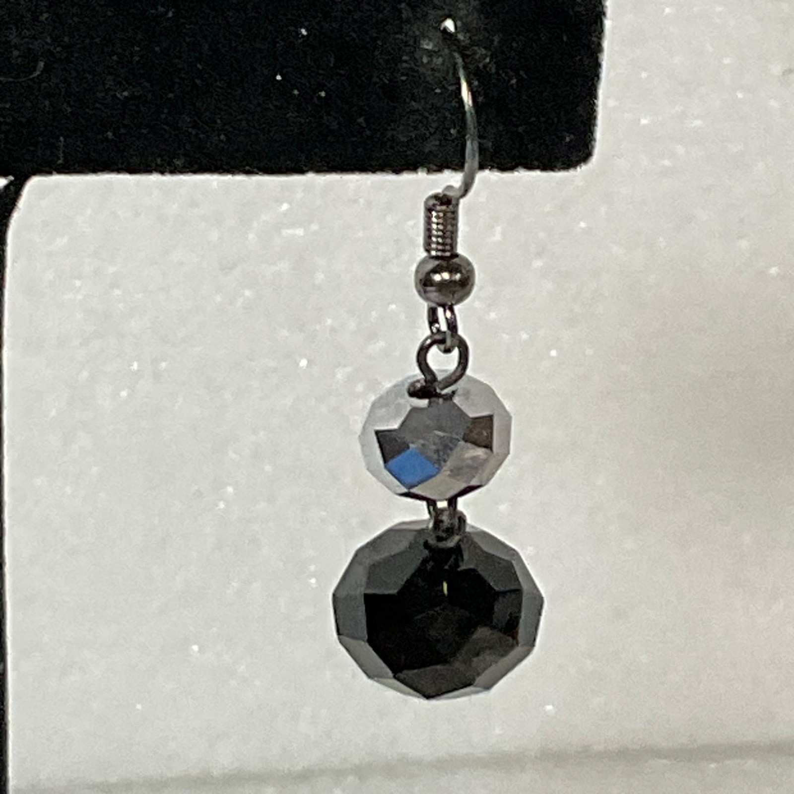 1.25in Black & Silver Faceted Bead Dangle Earrings 4.09g Elegant Drop Jewelry - Image 3