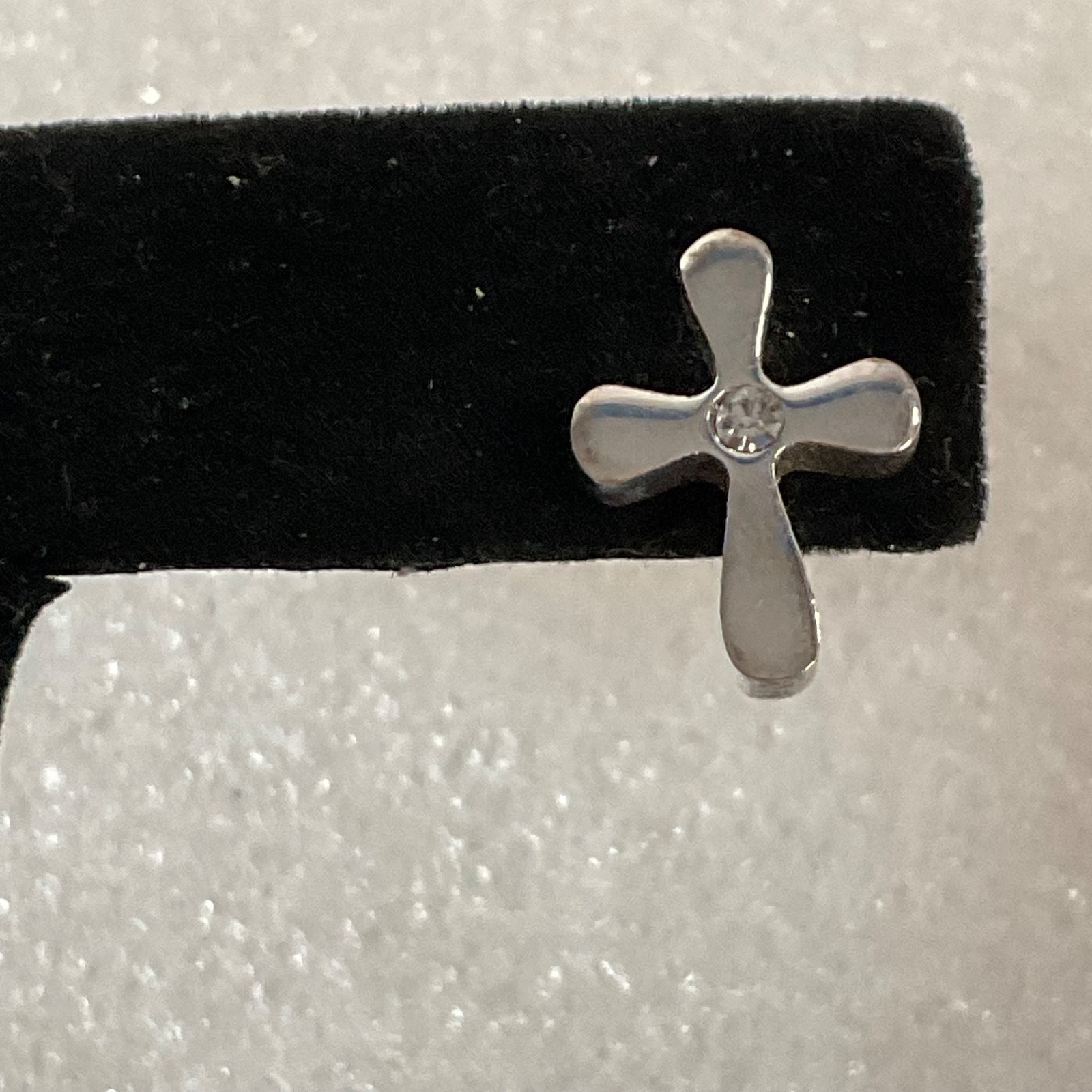 Silver Tone Cross Stud Earrings 0.5in Rhinestone Center 2.07g Minimalist Design - Image 3