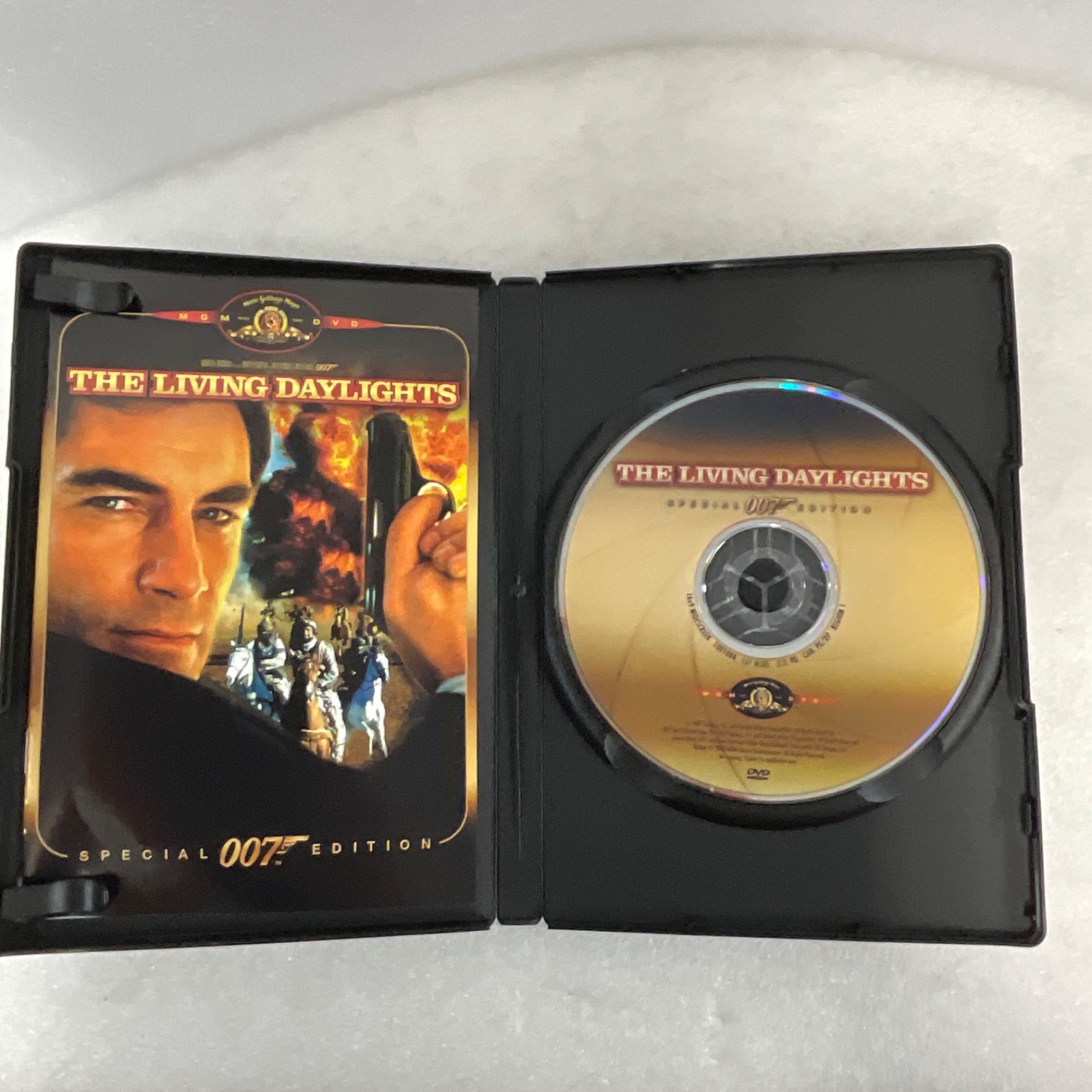 The Living Daylights DVD Special 007 Edition Timothy Dalton Widescreen - Image 9