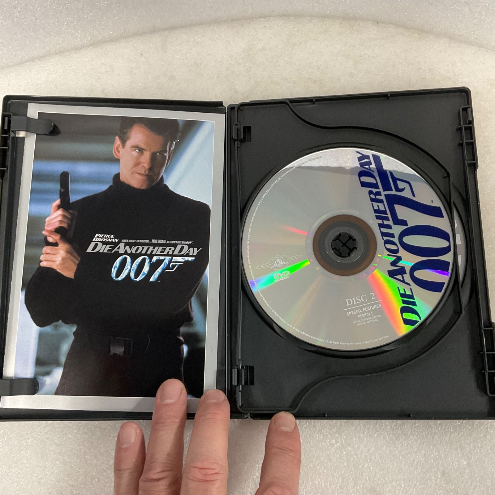 Die Another Day DVD 2-Disc Widescreen Special Edition Pierce Brosnan - Image 10