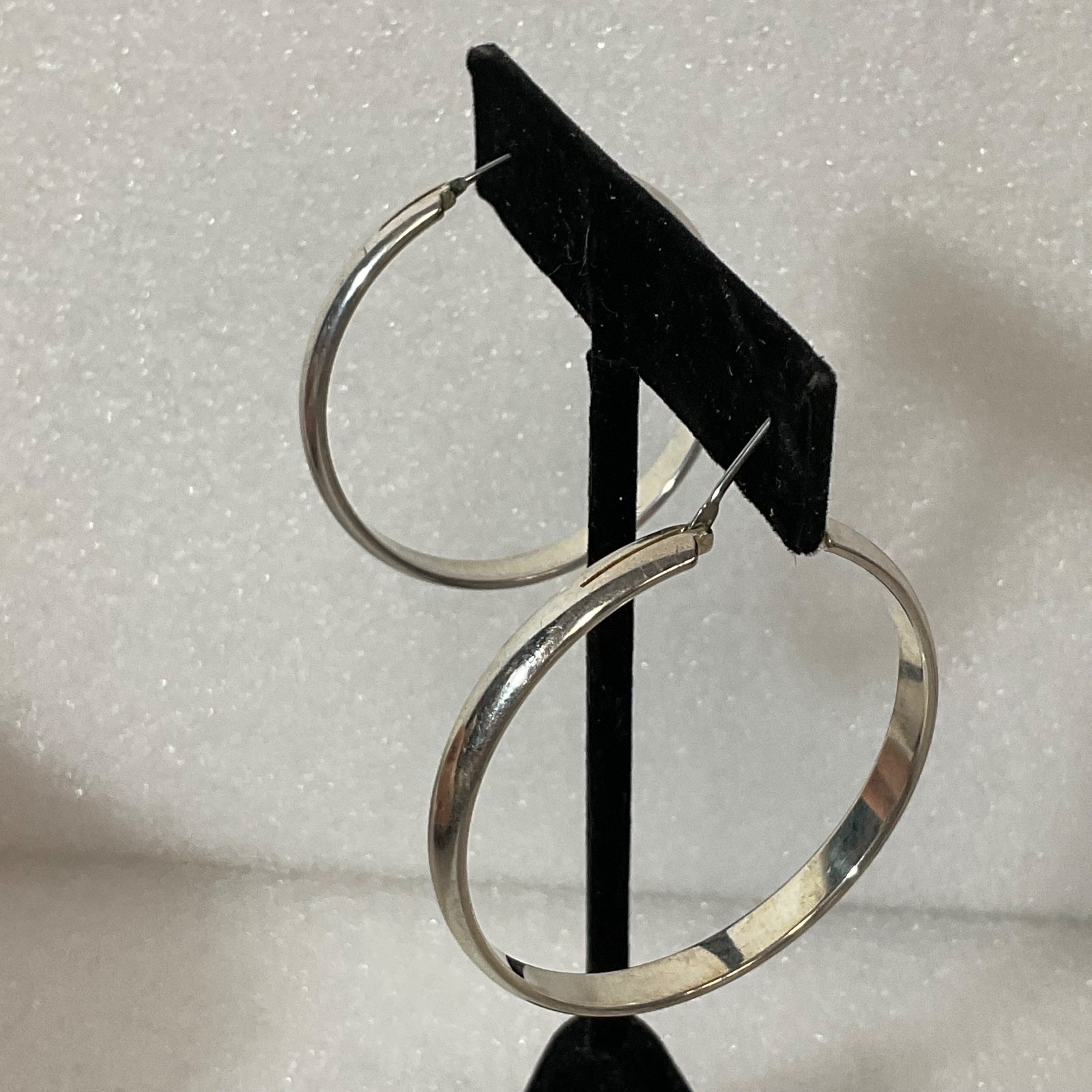2.25in Silver Tone Hoop Earrings 13.23g Classic Round Fashion Jewelry - Image 2