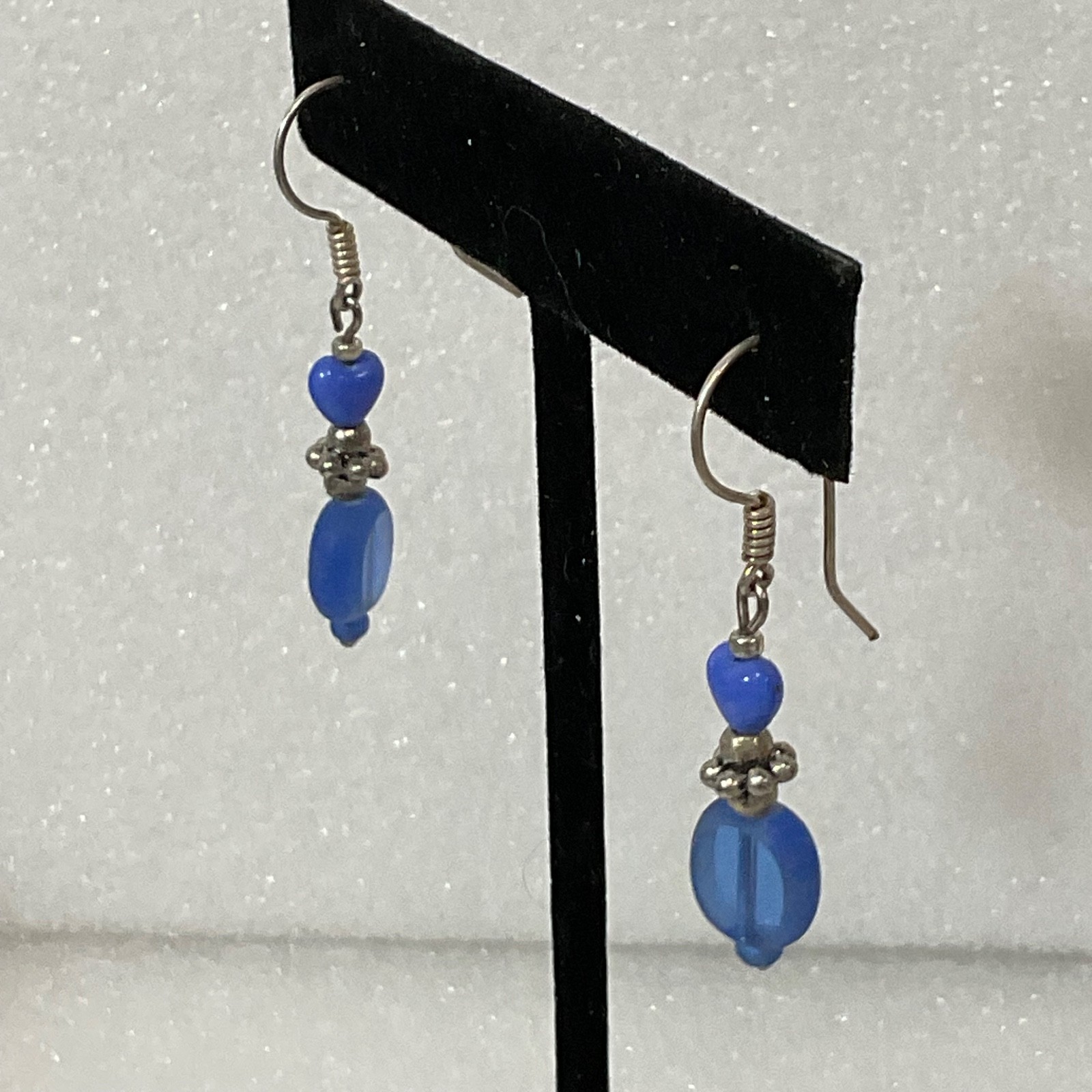 1.5in Blue Beaded Dangle Earrings Silver Tone Hooks Handmade Boho Jewelry 3.67g - Image 2