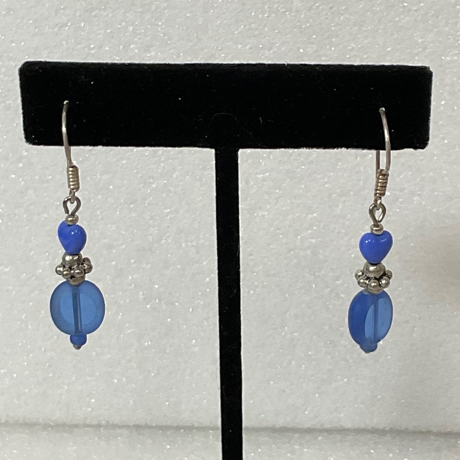 1.5in Blue Beaded Dangle Earrings Silver Tone Hooks Handmade Boho Jewelry 3.67g - Image 1