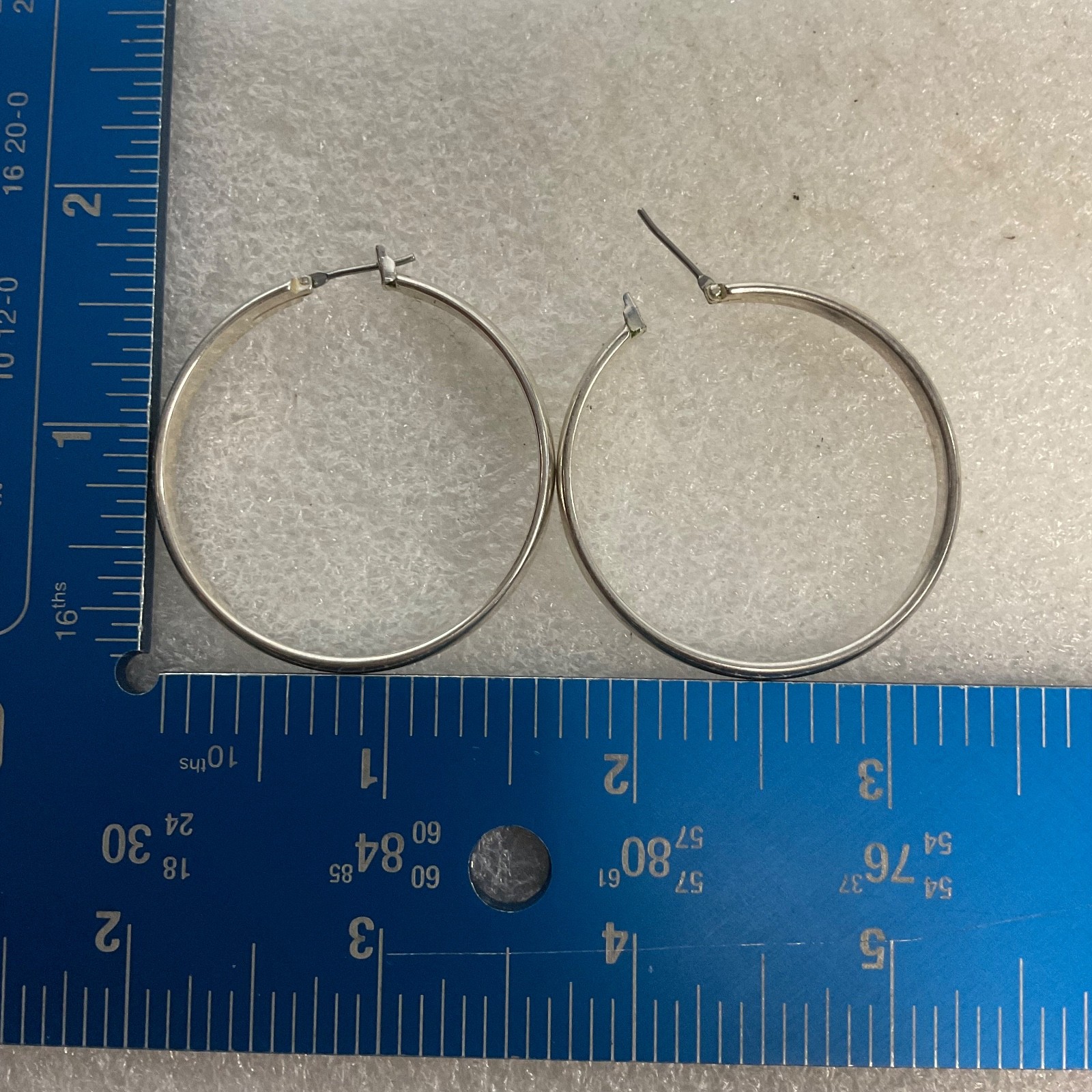 2.25in Silver Tone Hoop Earrings 13.23g Classic Round Fashion Jewelry - Image 6