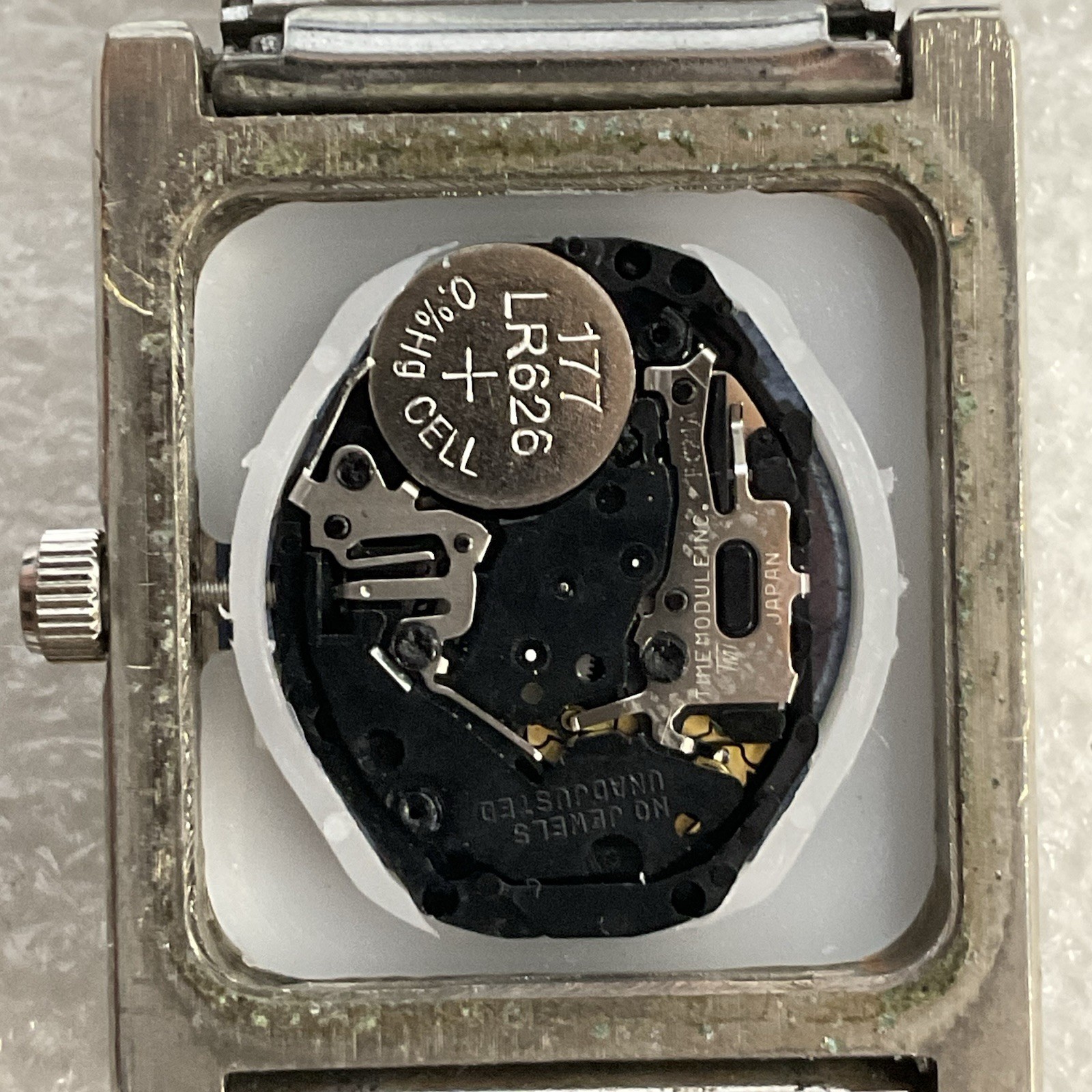 Merona Quartz Watch M2455QB Analog Hands Semi Circle Rectangular Case - Image 8