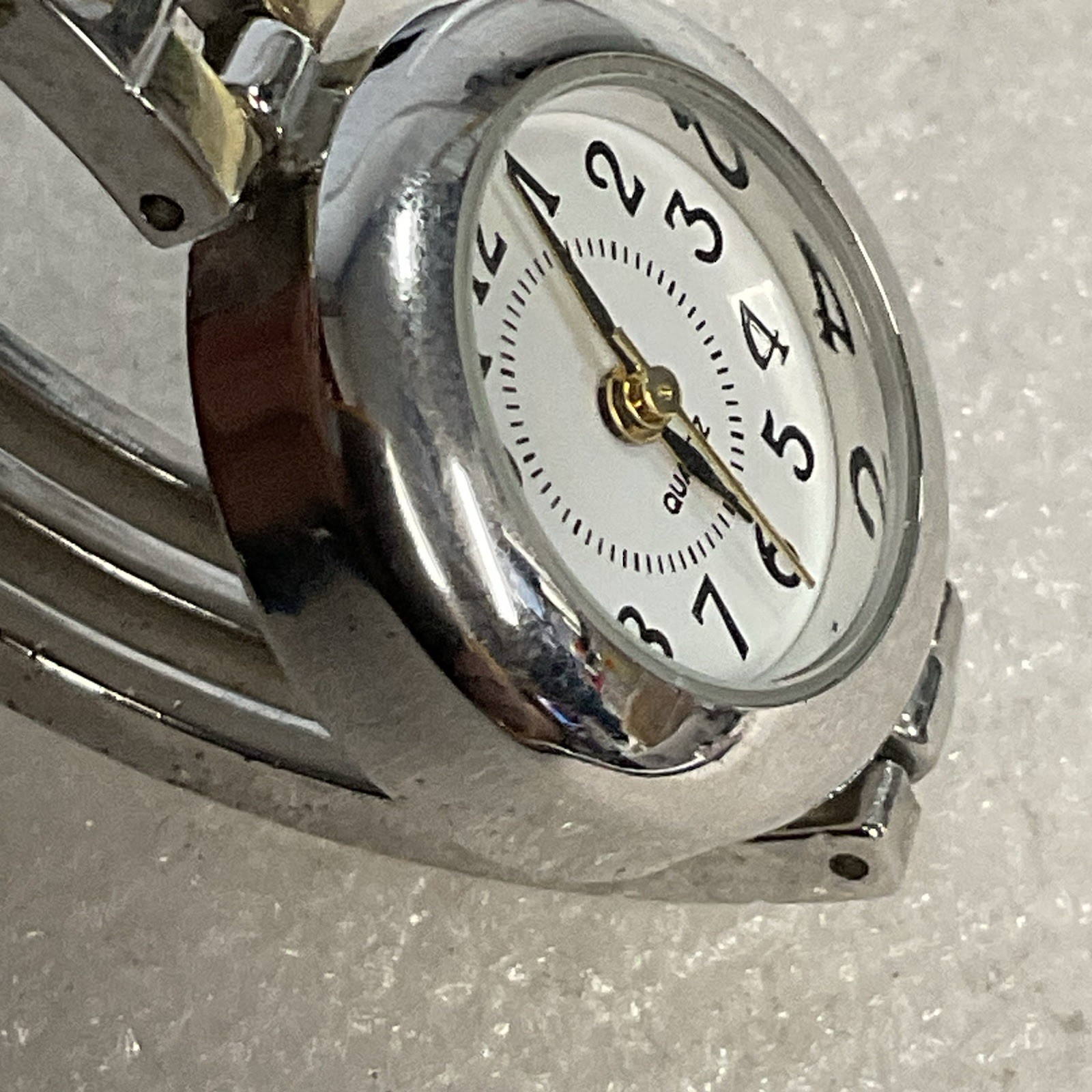 Geneva Women’s Watch Apologies White Face Silver Tone Case & Band B99-06 - Image 11