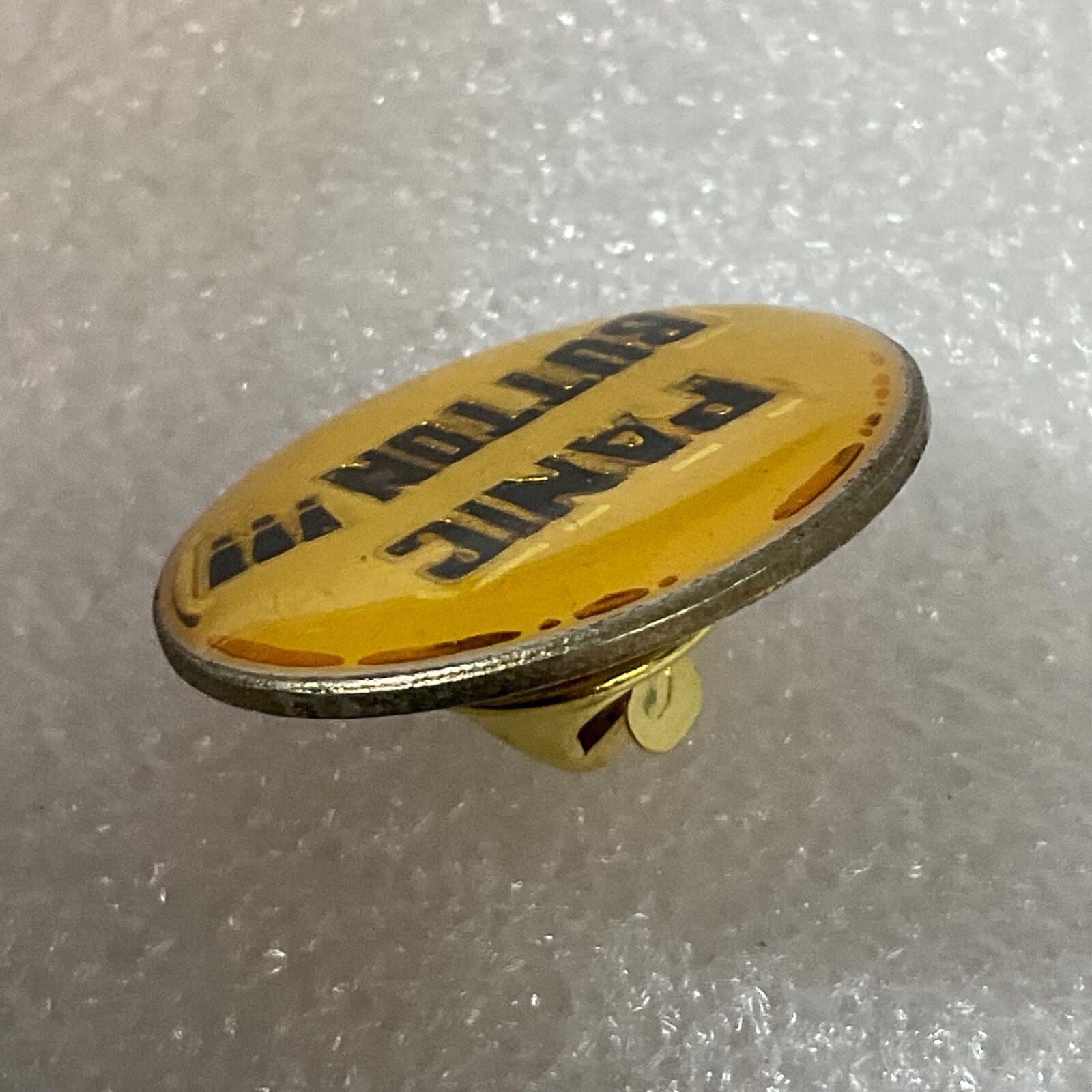 Panic Button !!! 1” Round Pin Metal Enamel Vintage GnuCollectibles - Image 7