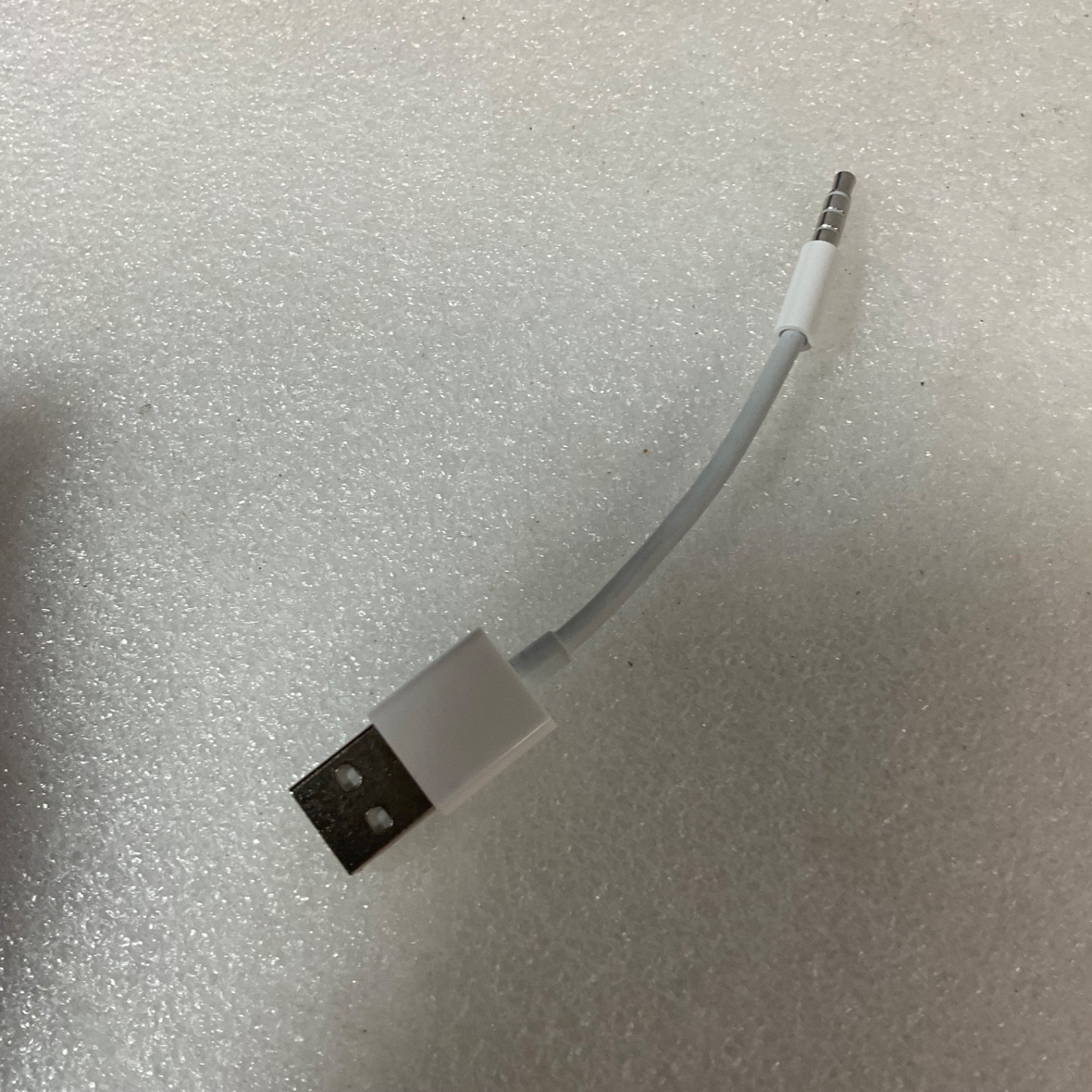 USB Type A to 3.5mm TRRS Male Audio Adapter Cable White 4 in - Image 2