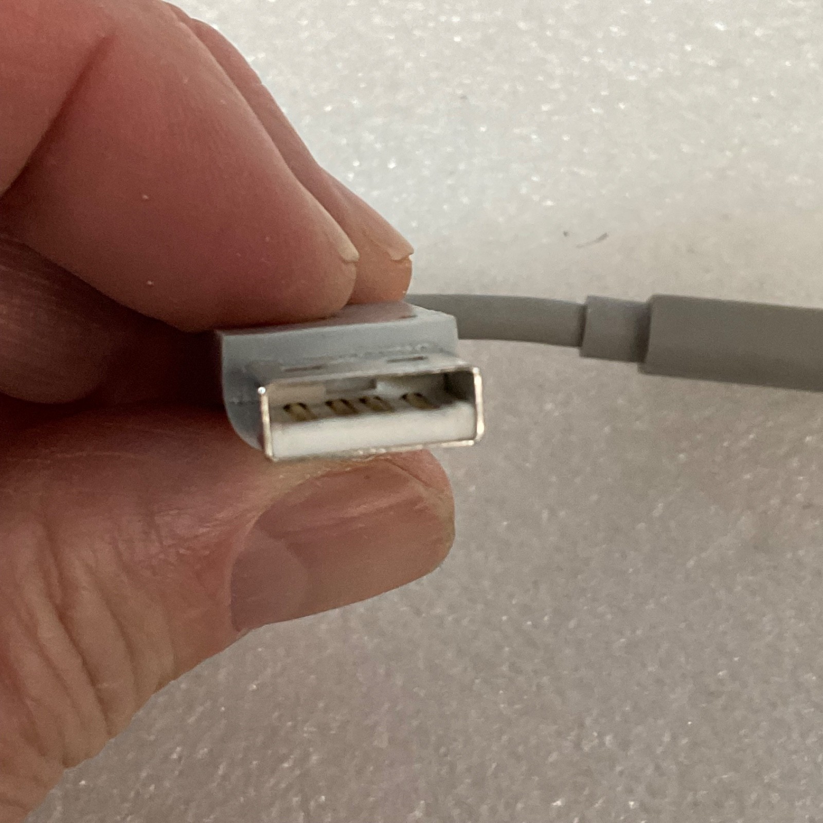 Jawbone USB-A to Micro USB Short Cable Gray 3 in - Image 3