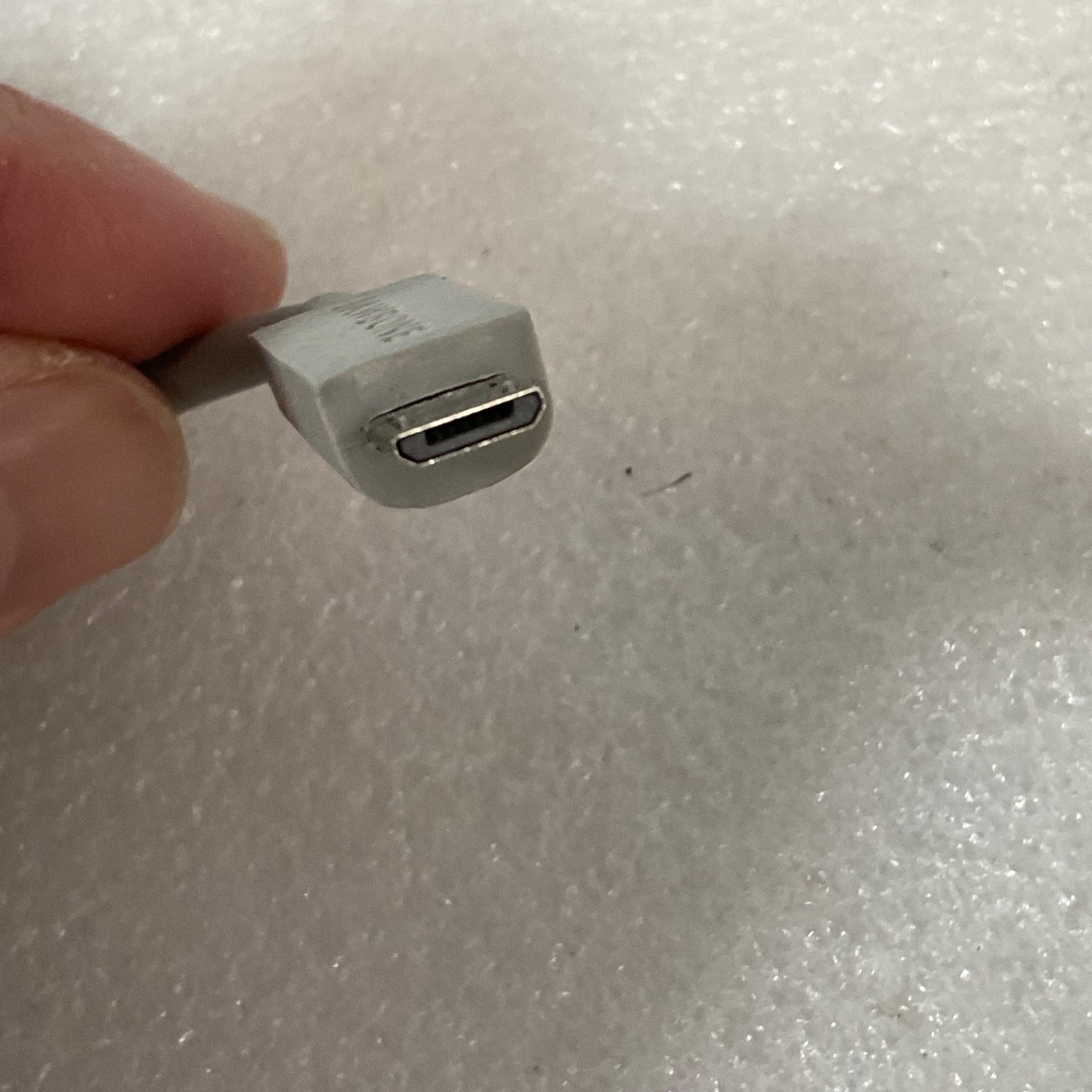 Jawbone USB-A to Micro USB Short Cable Gray 3 in - Image 4