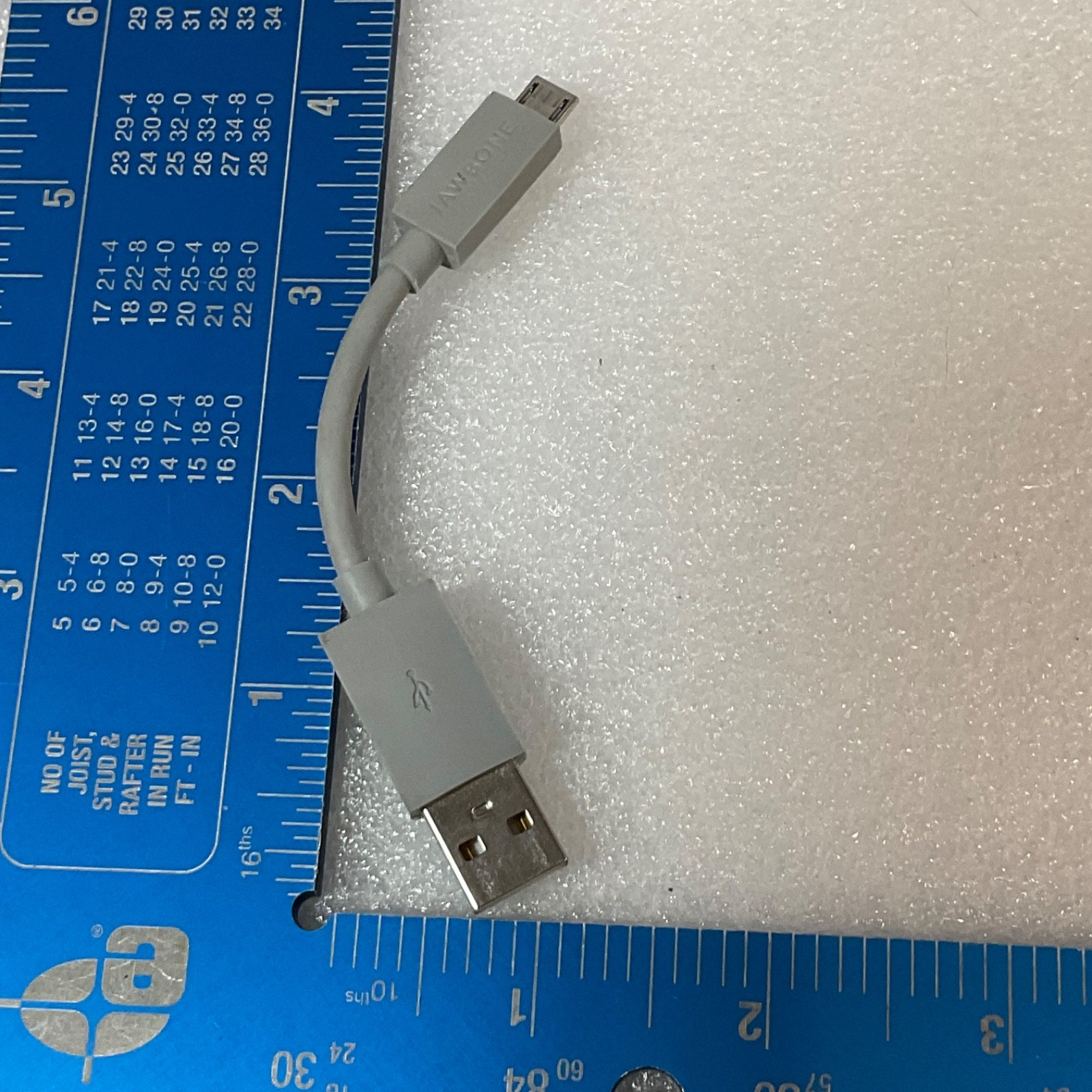 Jawbone USB-A to Micro USB Short Cable Gray 3 in - Image 6