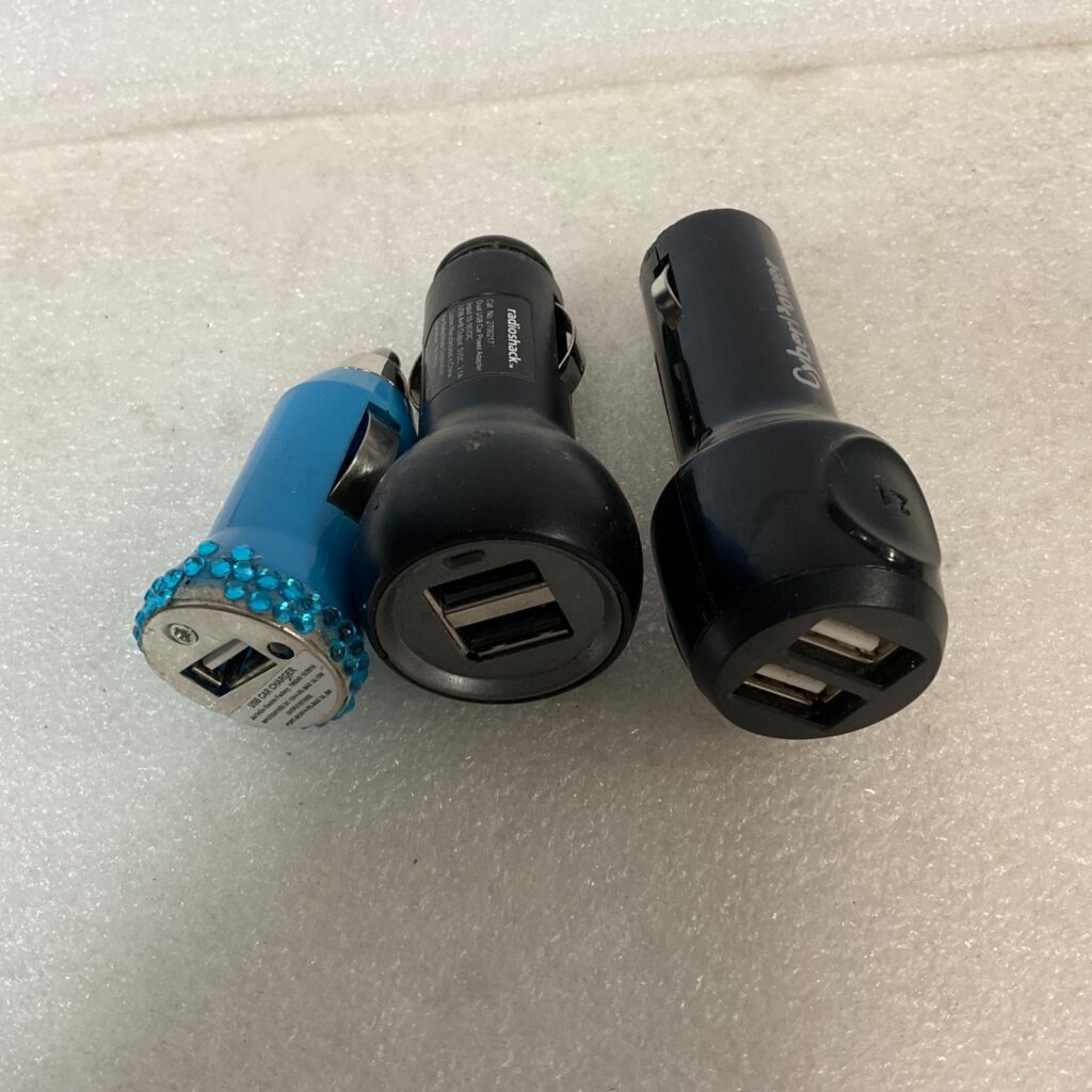 Lot of 3 USB Car Chargers 12V Cigarette Lighter RadioShack CyberPower - Image 1
