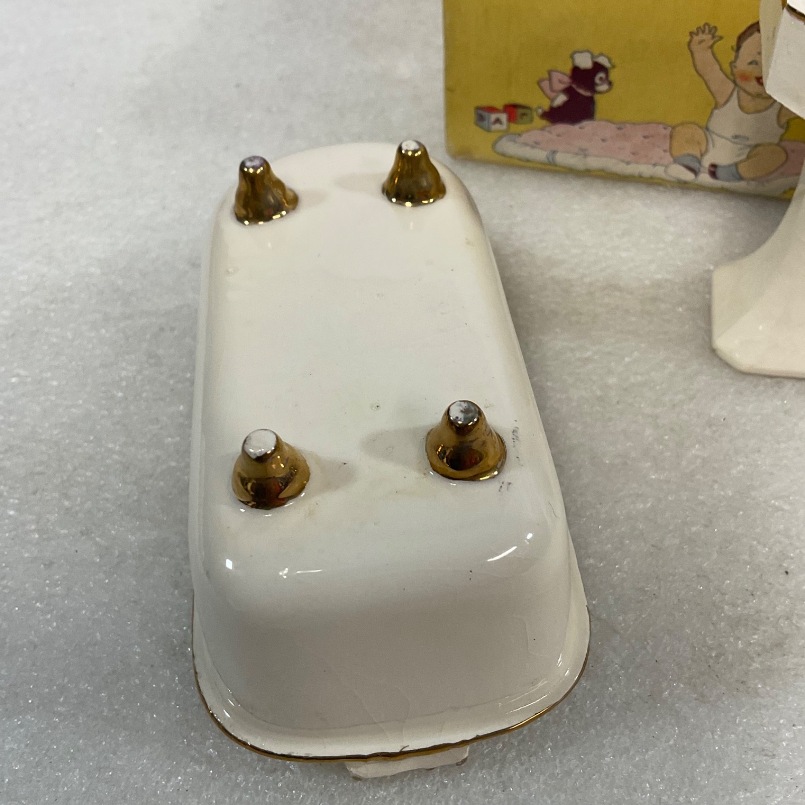 Dollhouse Bathroom Set Ceramic 3 Pc with Illustrated Box 6 in - Image 3