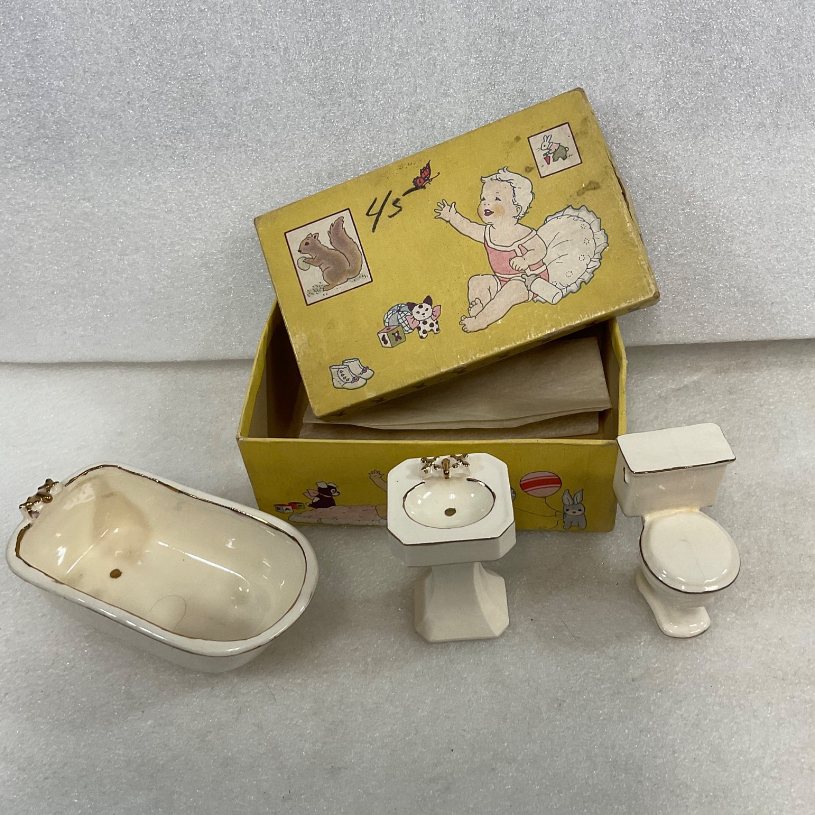 Dollhouse Bathroom Set Ceramic 3 Pc with Illustrated Box 6 in - Image 1