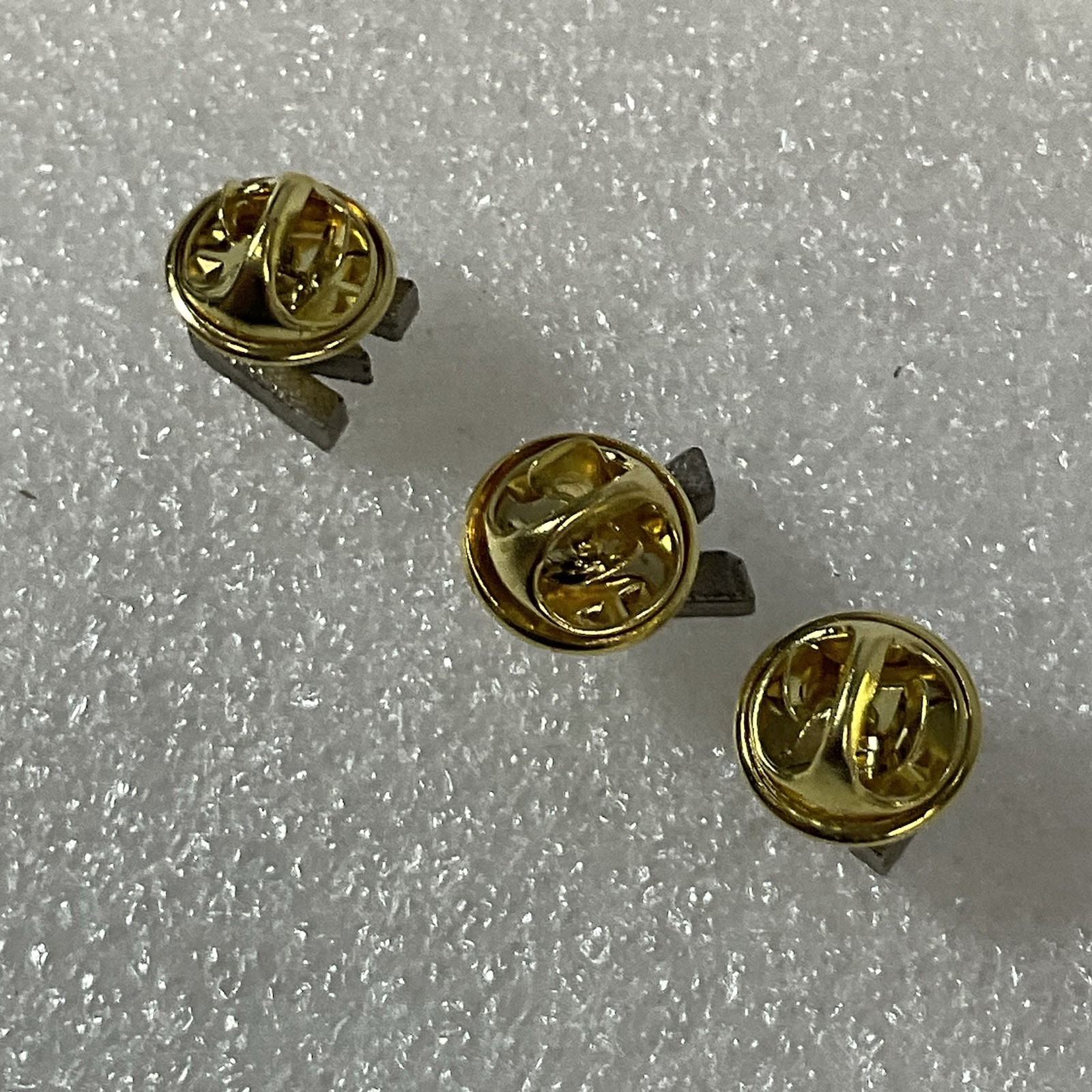 Vintage M A N Letter Metal Pin Pinbacks GnuCollectibles - Image 3