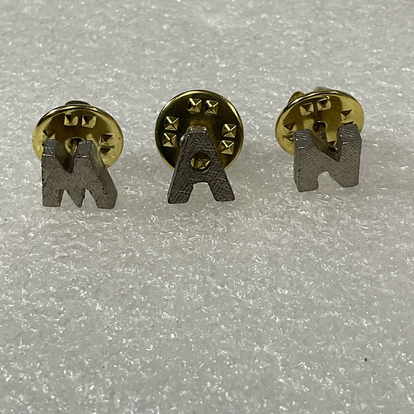 Vintage M A N Letter Metal Pin Pinbacks GnuCollectibles - Image 5