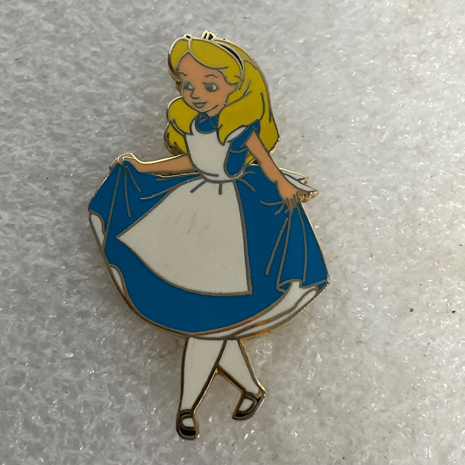 Disney Alice in Wonderland 1.75in Enamel Pin 2002 Gold Tone Collectible - Image 1